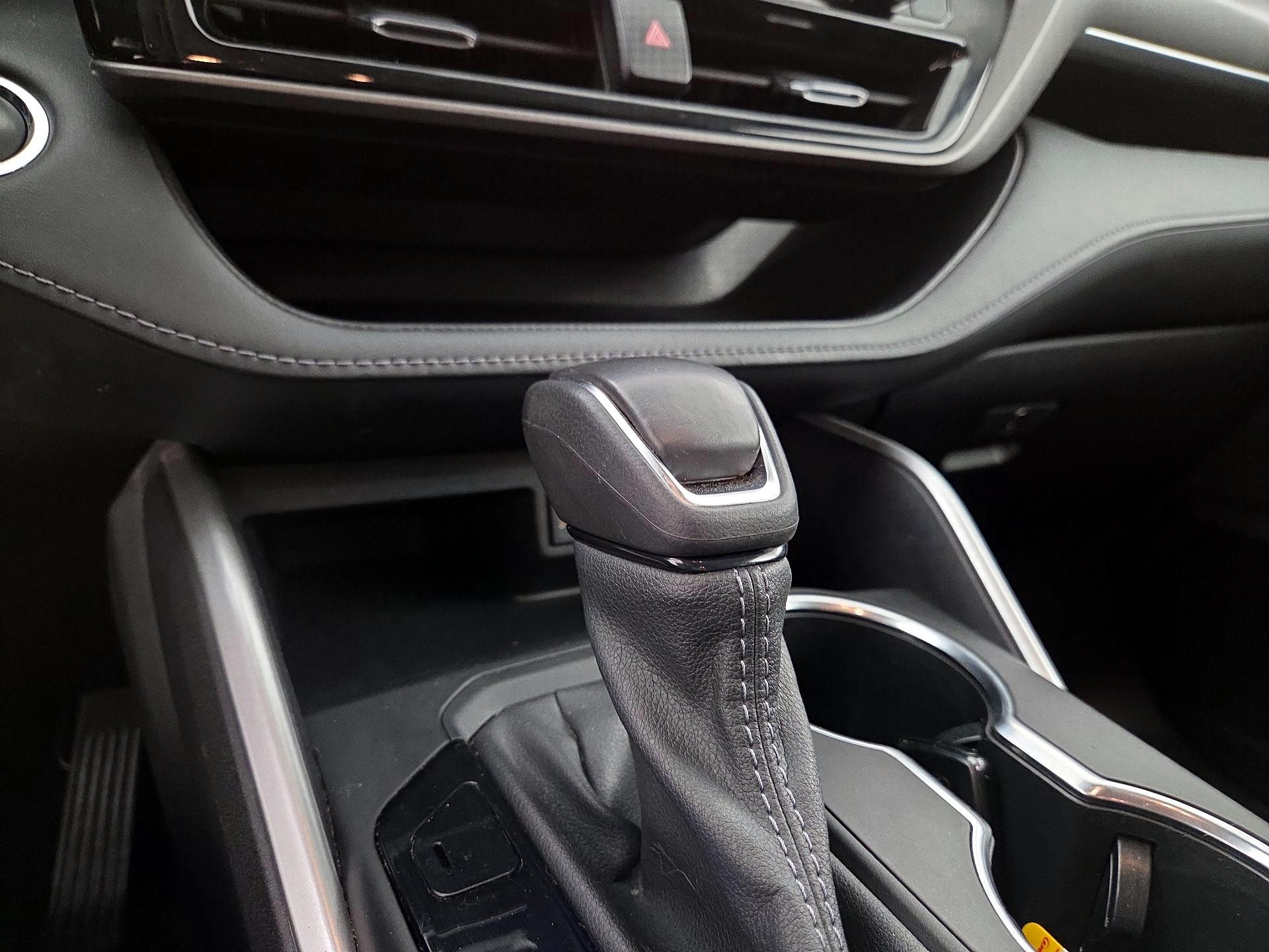 Thumbnail: 2023 Toyota Highlander - 17