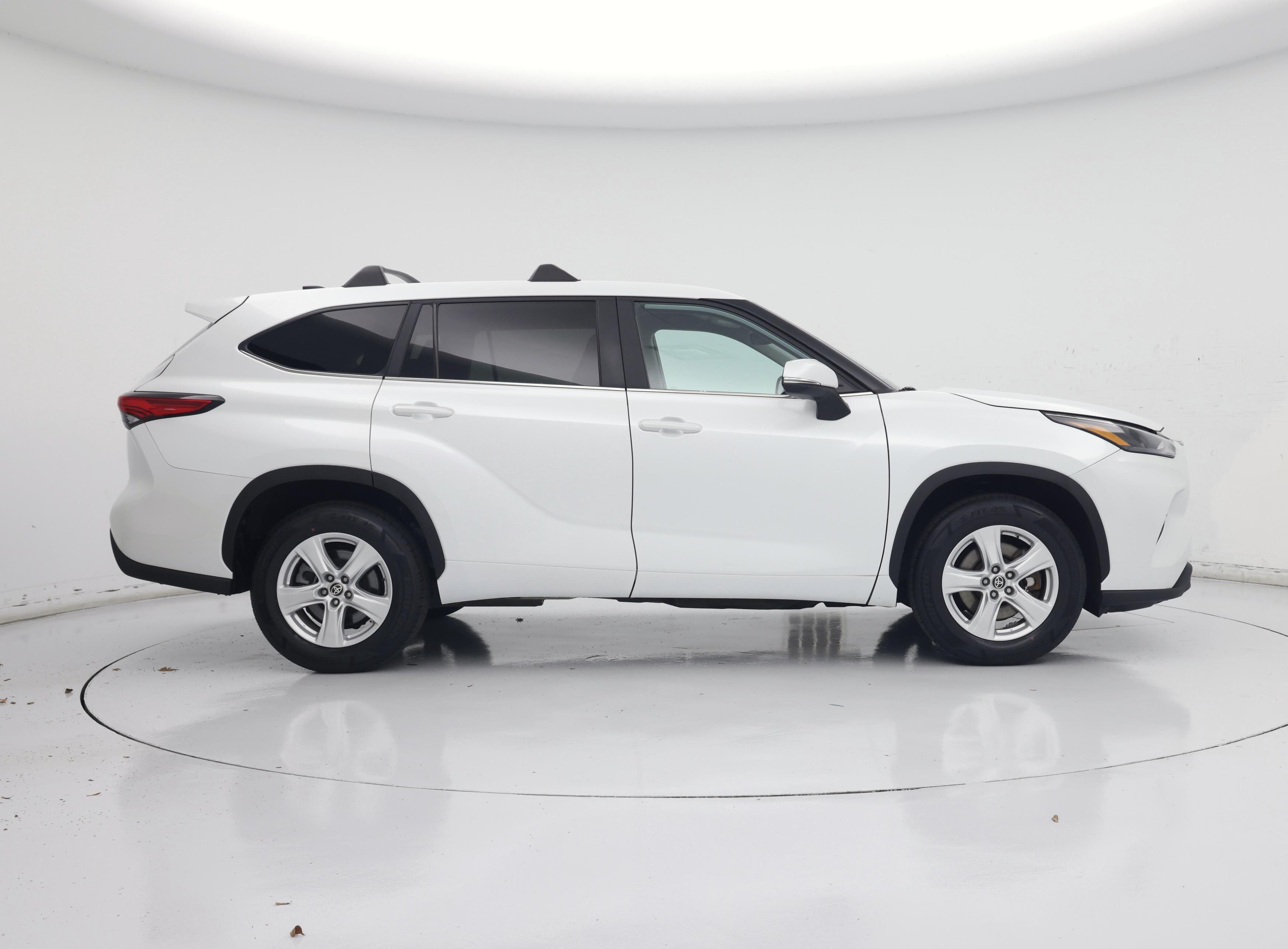 Thumbnail: 2023 Toyota Highlander - 7
