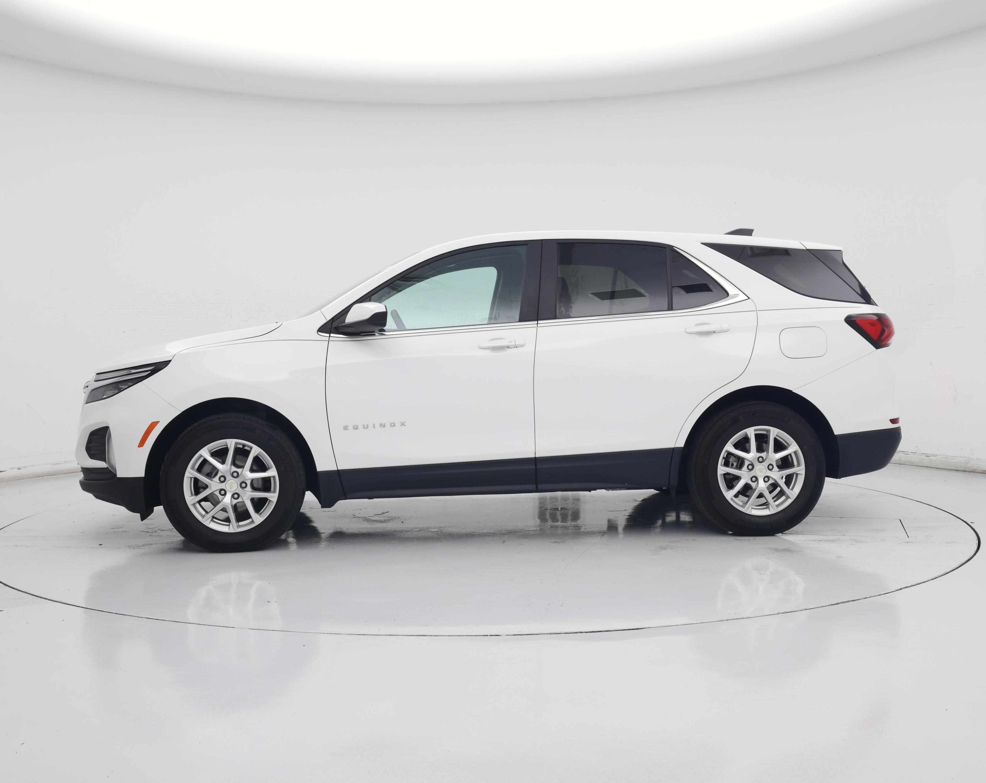 Thumbnail: 2023 Chevrolet Equinox - 3