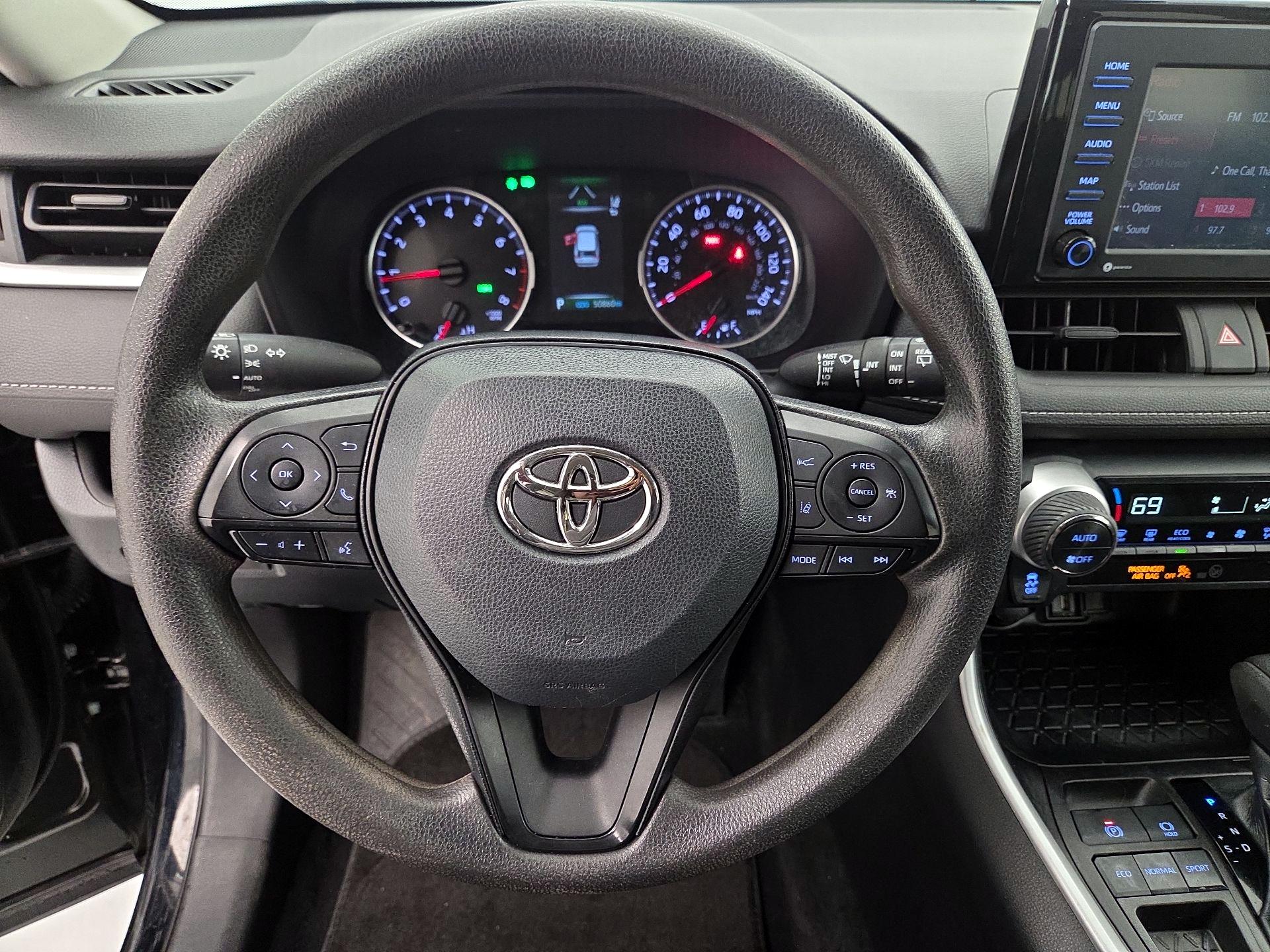 Thumbnail: 2022 Toyota RAV4 - 10