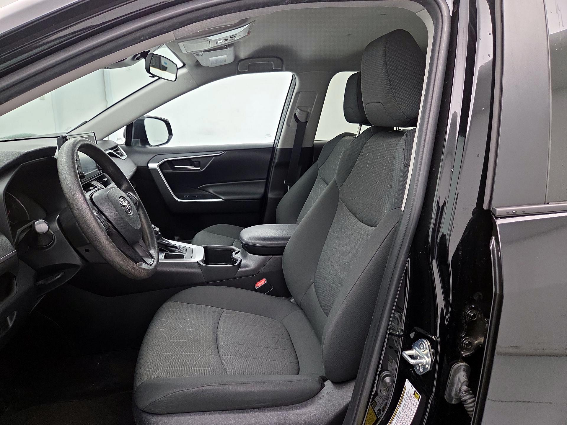 Thumbnail: 2022 Toyota RAV4 - 11