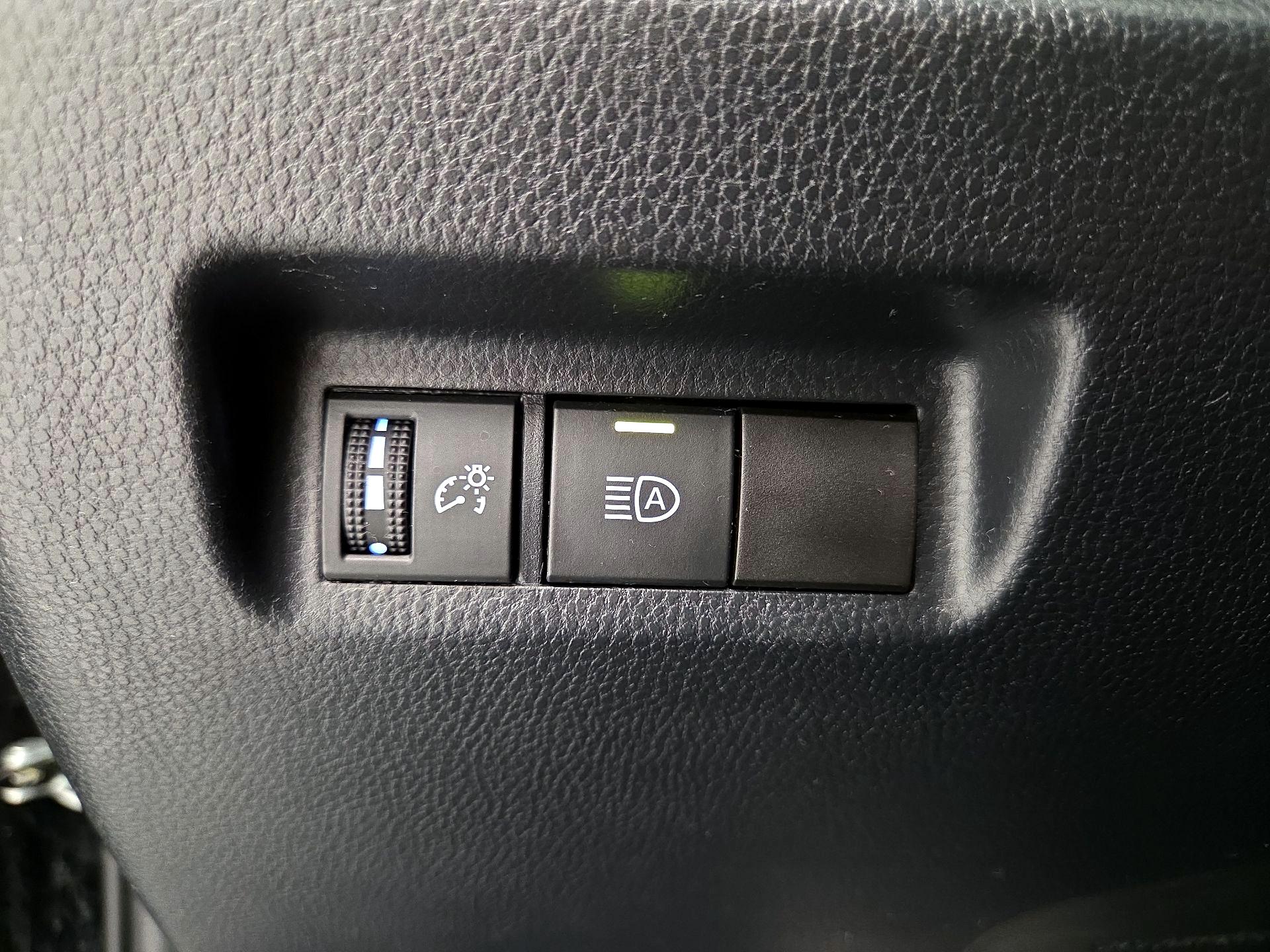 Thumbnail: 2022 Toyota RAV4 - 13