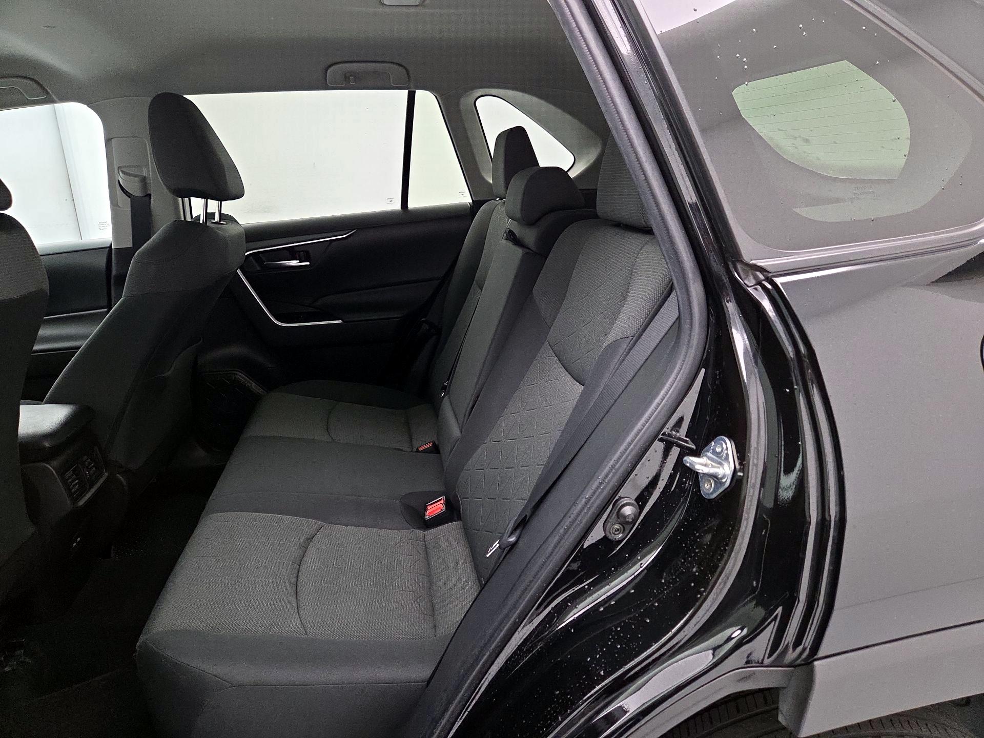 Thumbnail: 2022 Toyota RAV4 - 19