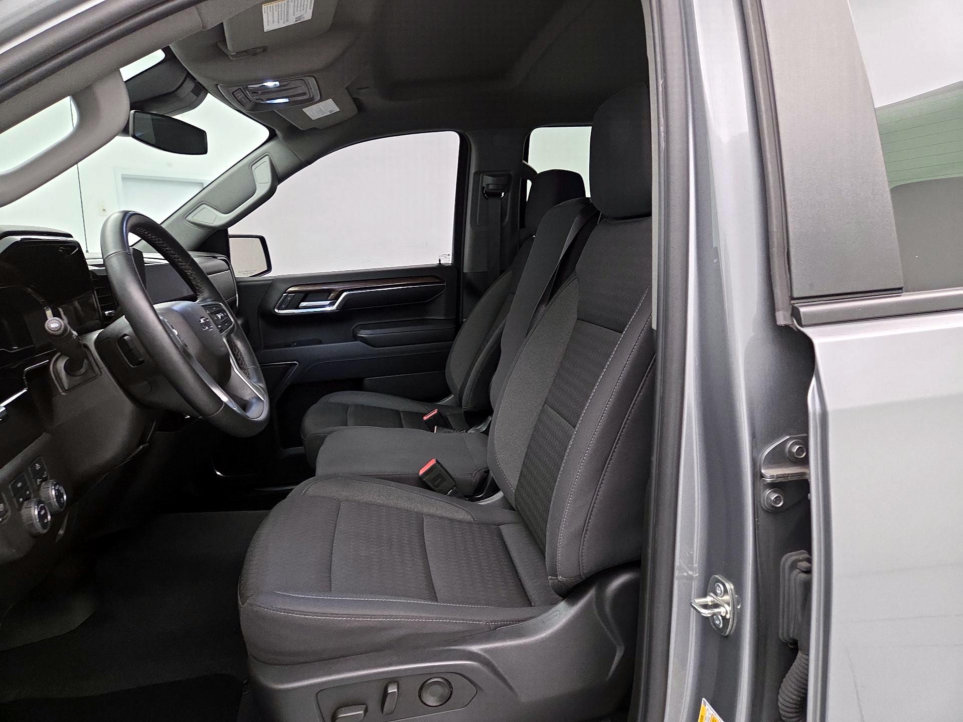 Thumbnail: 2023 Chevrolet Silverado 1500 - 11