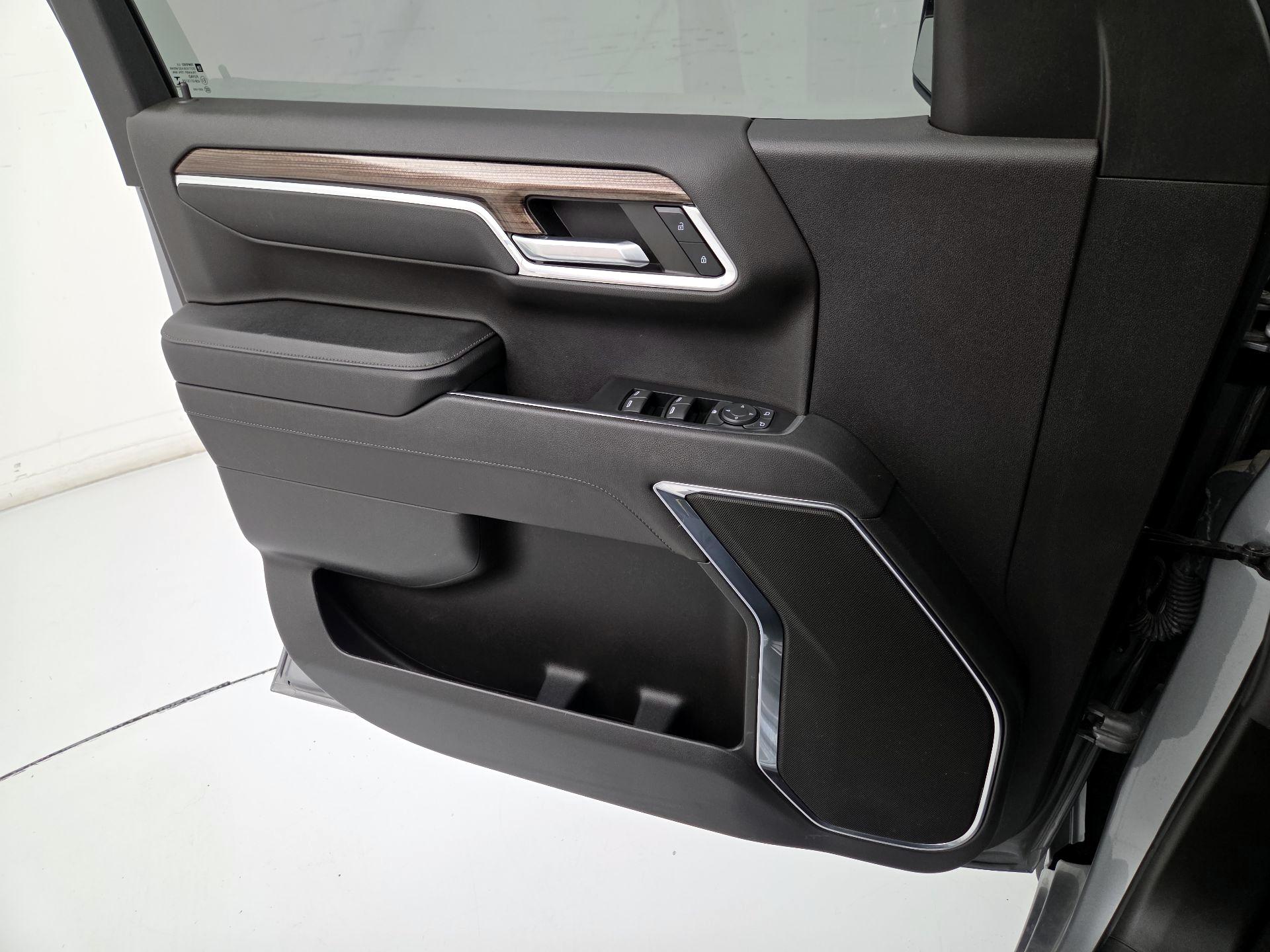 Thumbnail: 2023 Chevrolet Silverado 1500 - 12