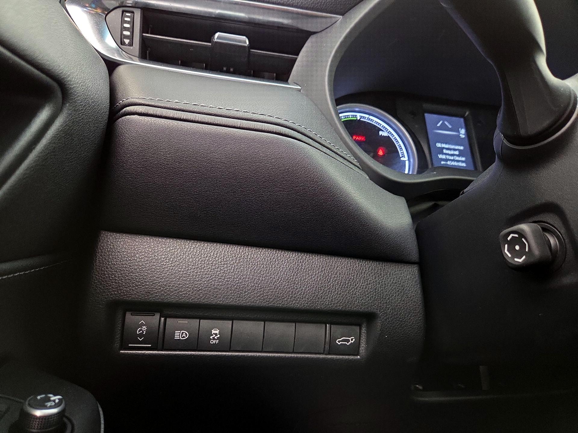 Thumbnail: 2022 Toyota Venza - 13