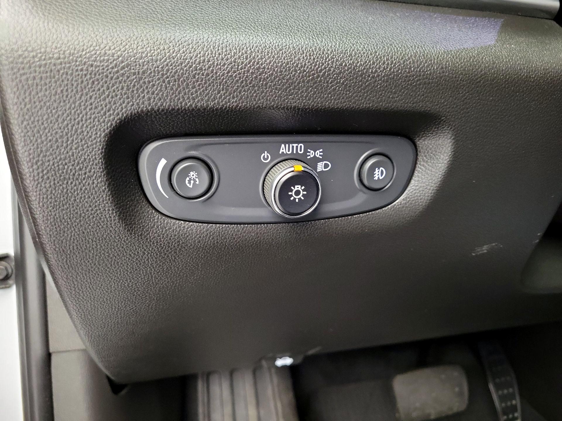 Thumbnail: 2021 Chevrolet Traverse - 13