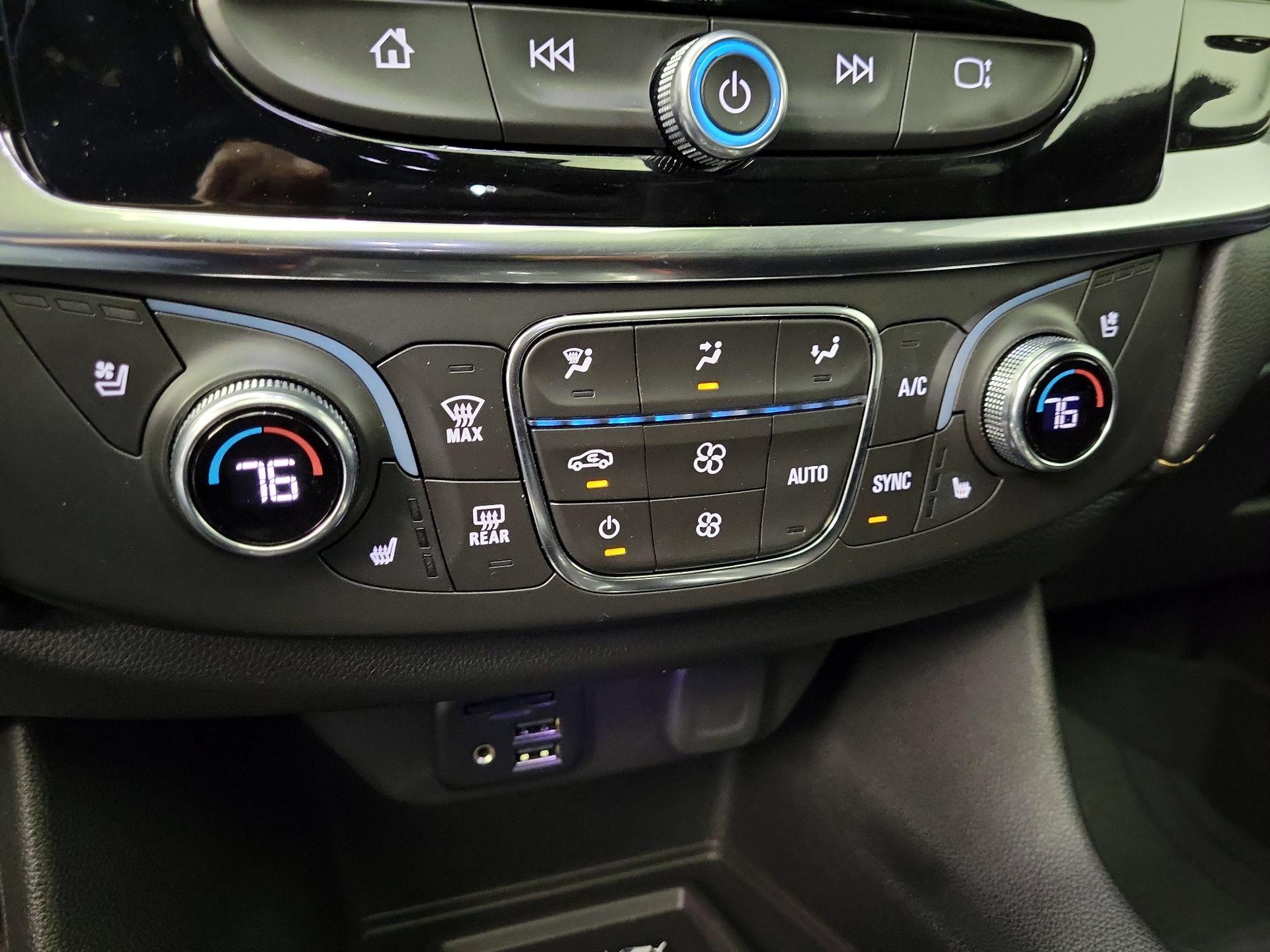 Thumbnail: 2021 Chevrolet Traverse - 16