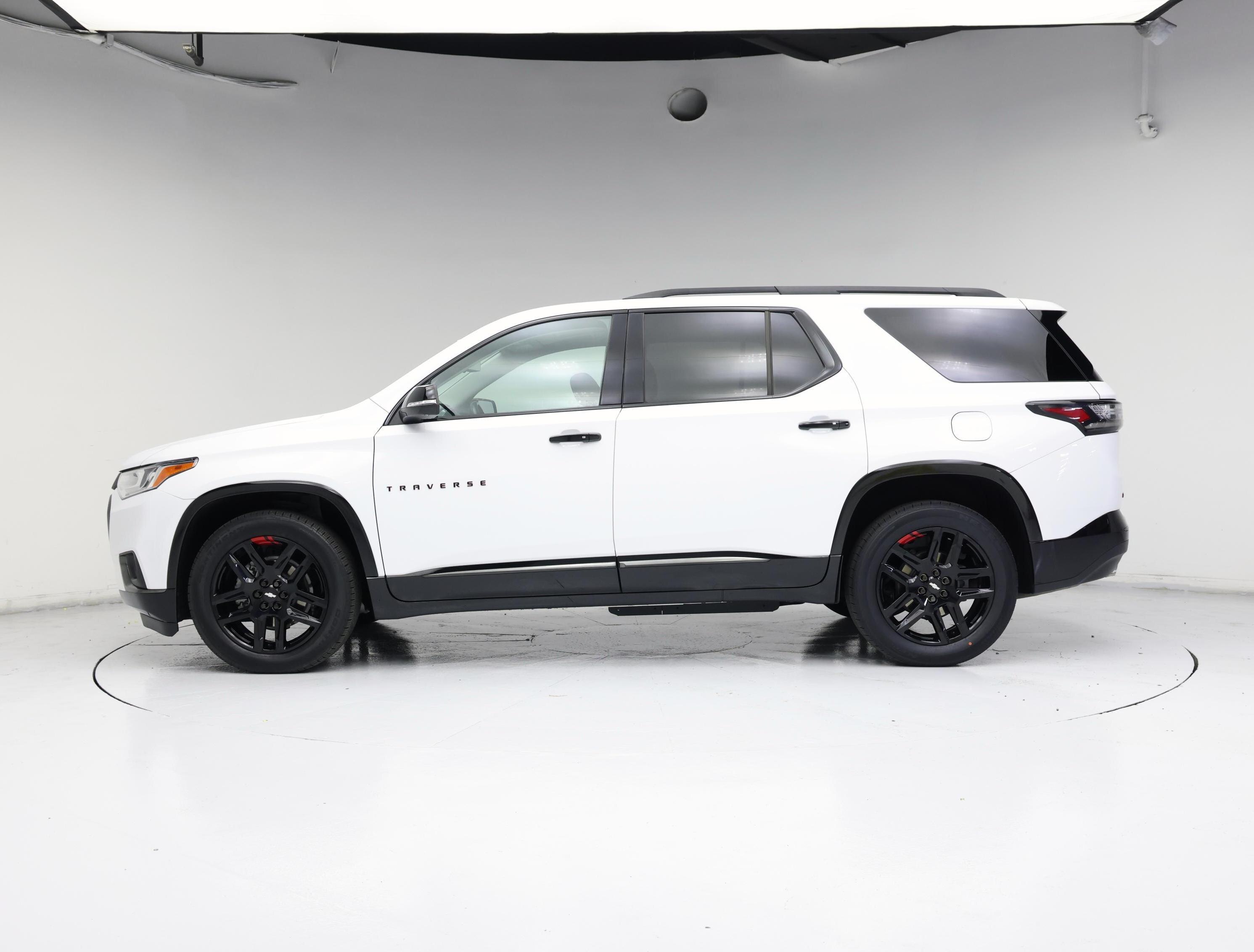 Thumbnail: 2021 Chevrolet Traverse - 3