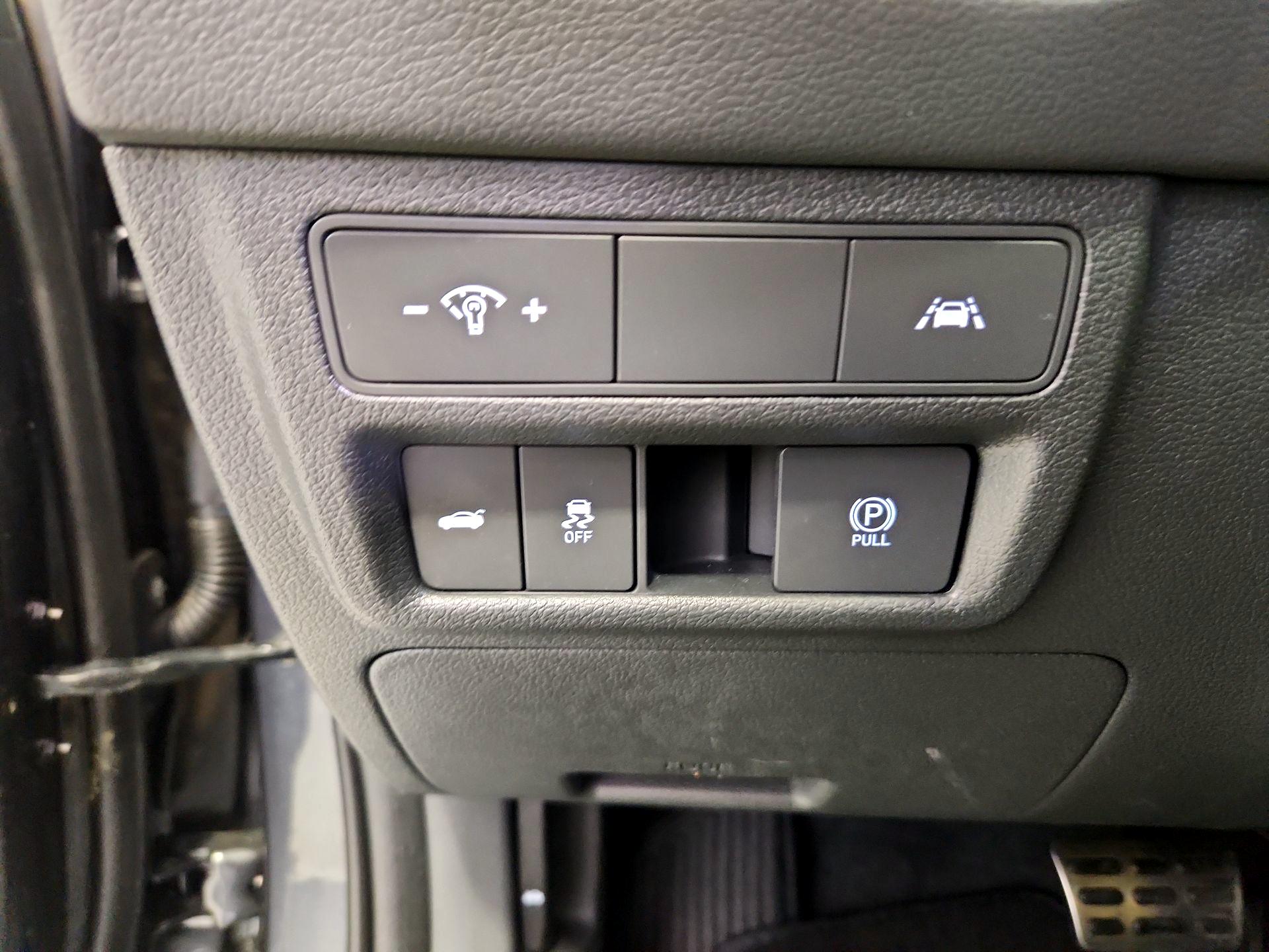 Thumbnail: 2023 Hyundai Sonata - 13