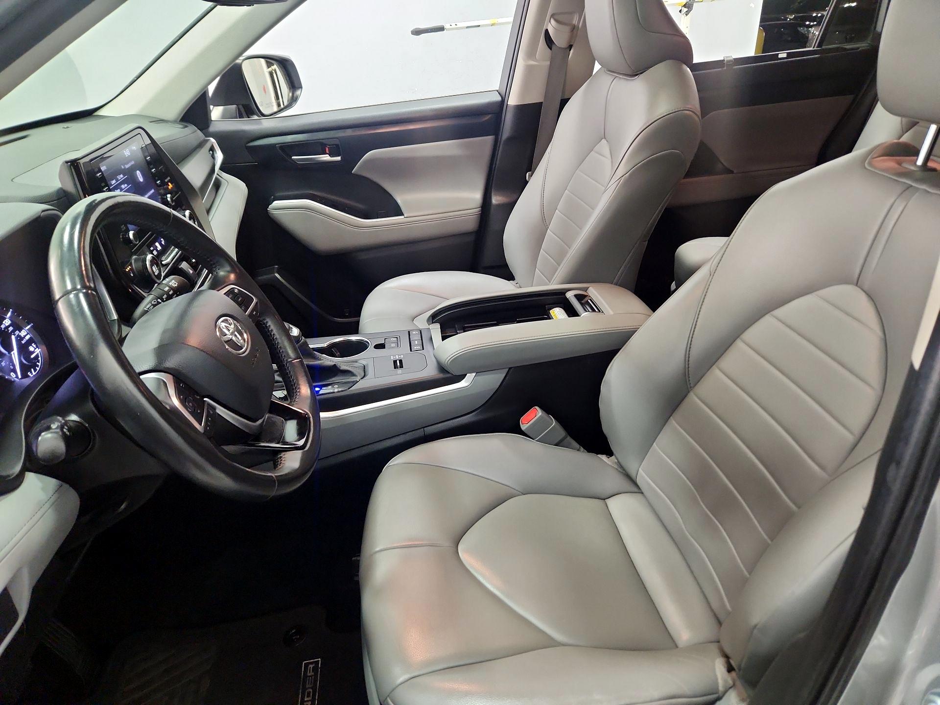 Thumbnail: 2021 Toyota Highlander - 11