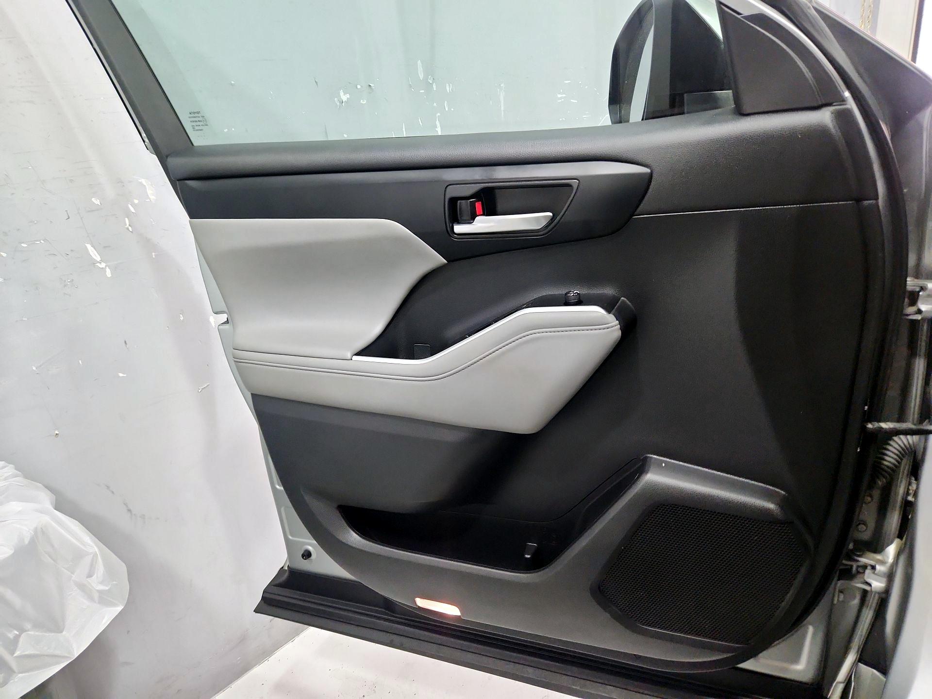 Thumbnail: 2021 Toyota Highlander - 12