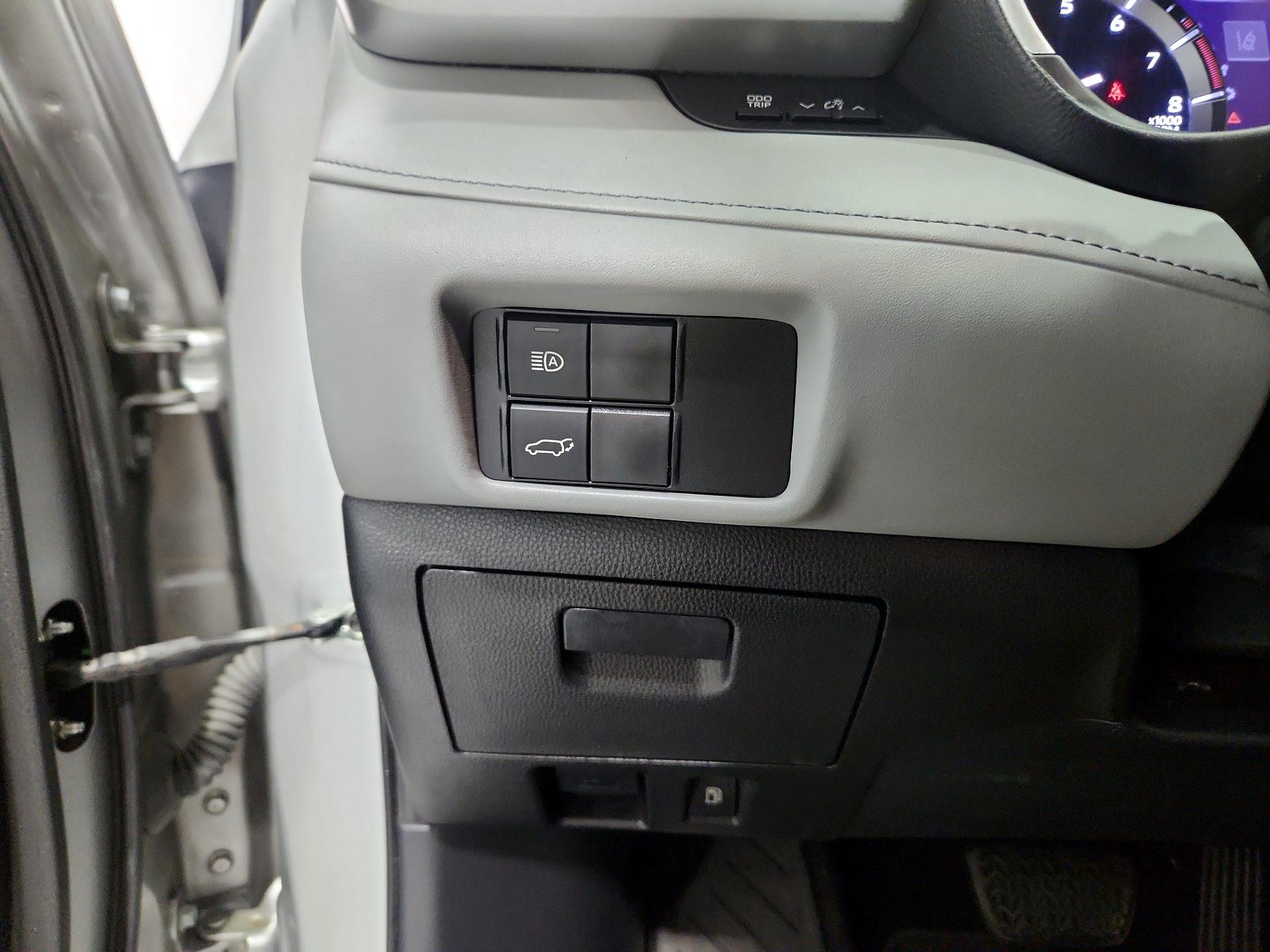 Thumbnail: 2021 Toyota Highlander - 13