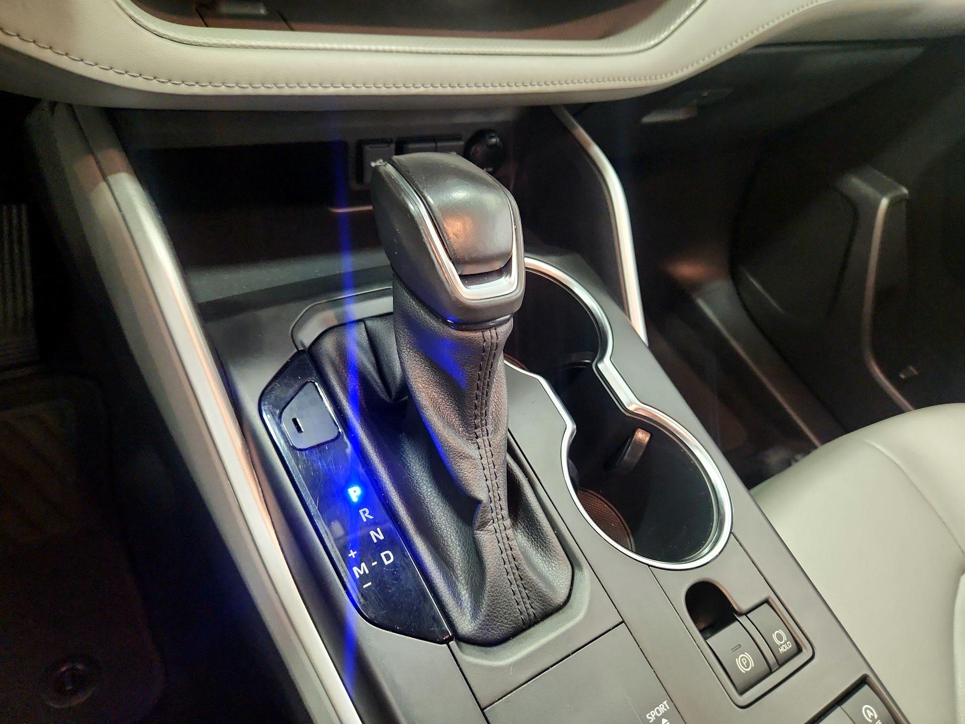 Thumbnail: 2021 Toyota Highlander - 17