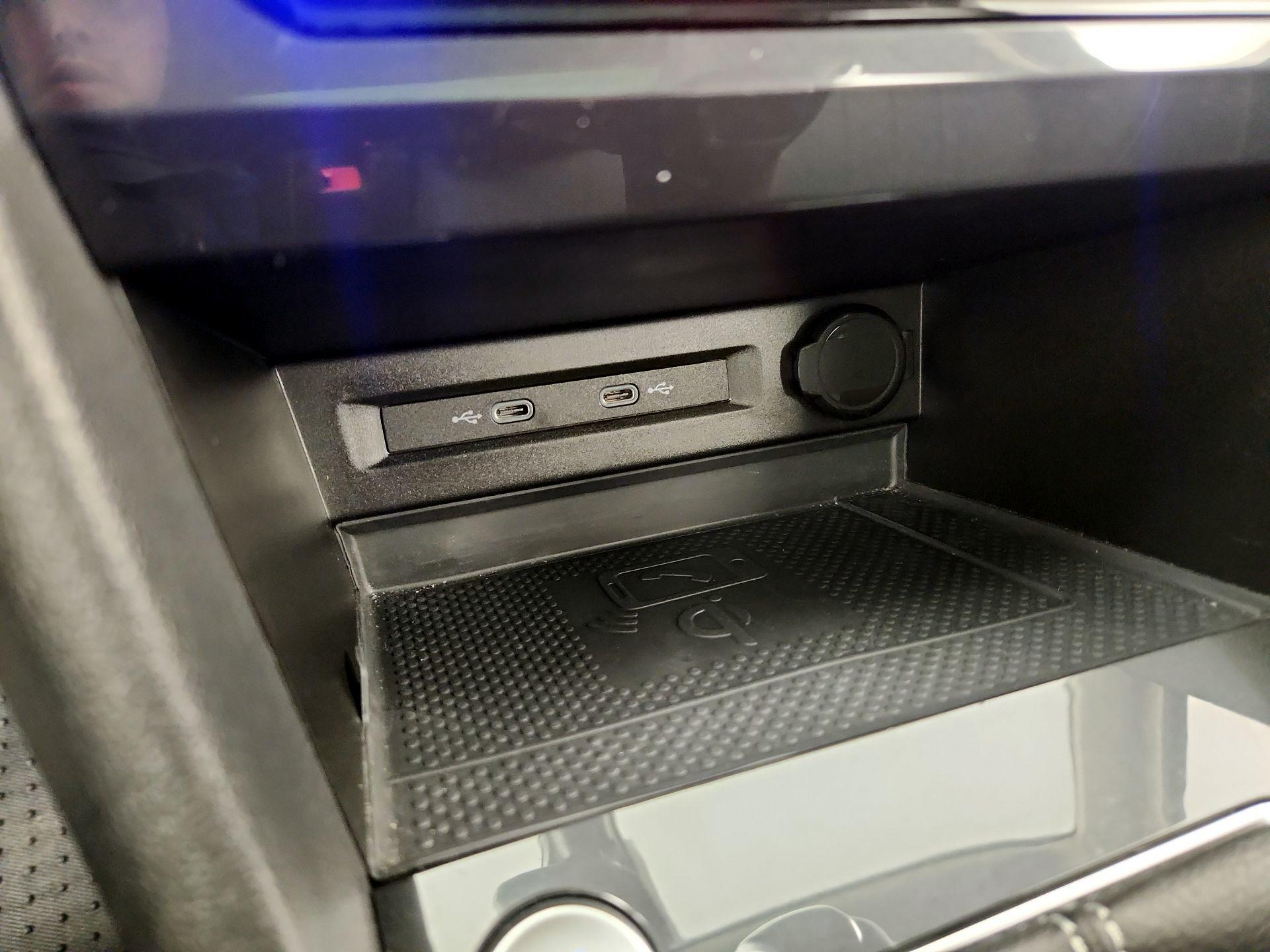 Thumbnail: 2022 Volkswagen Tiguan - 18