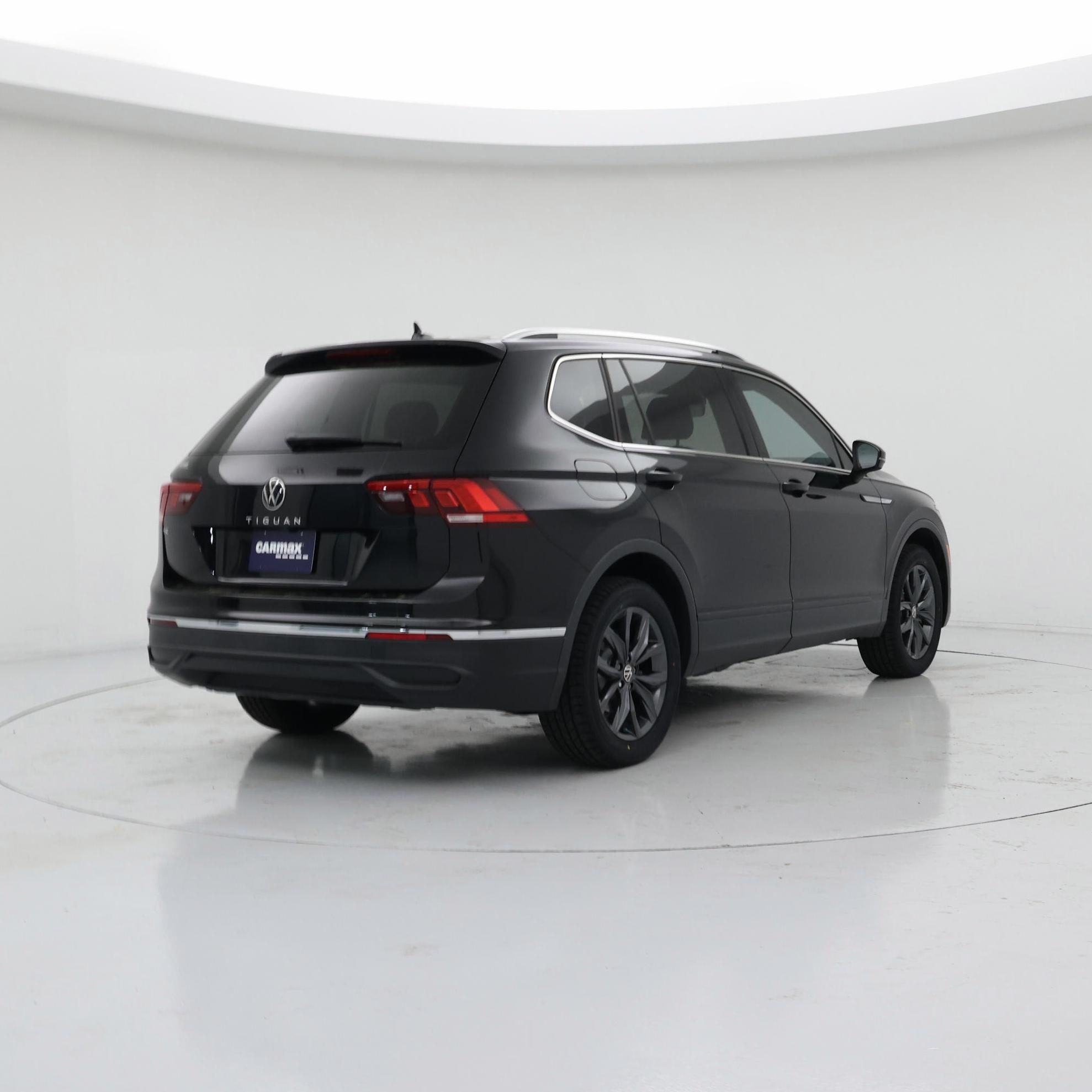 Thumbnail: 2022 Volkswagen Tiguan - 8