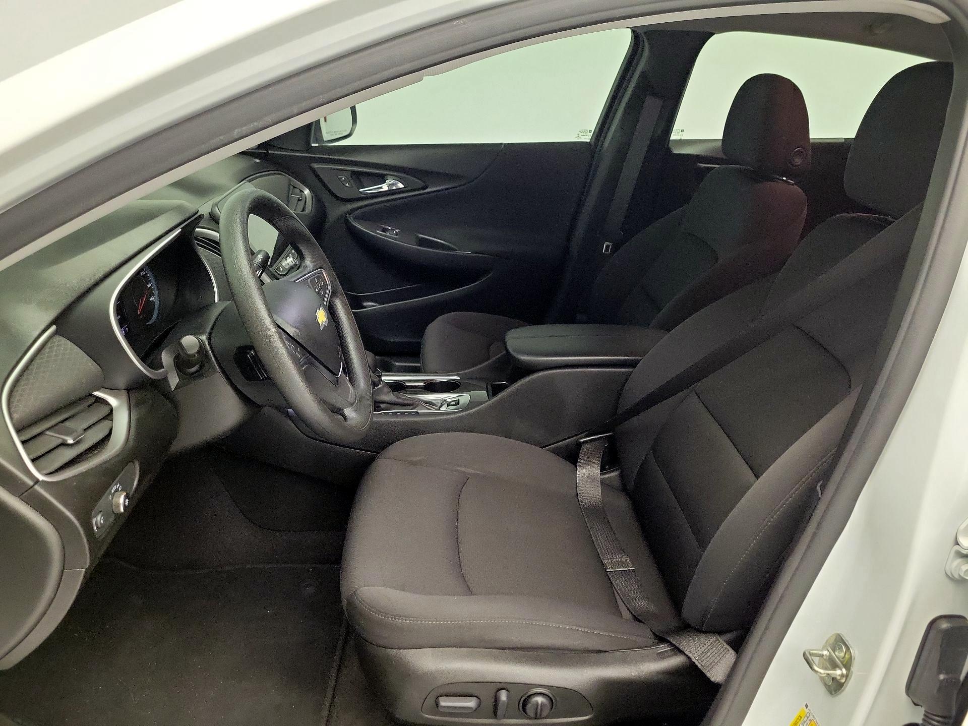 Thumbnail: 2022 Chevrolet Malibu - 11