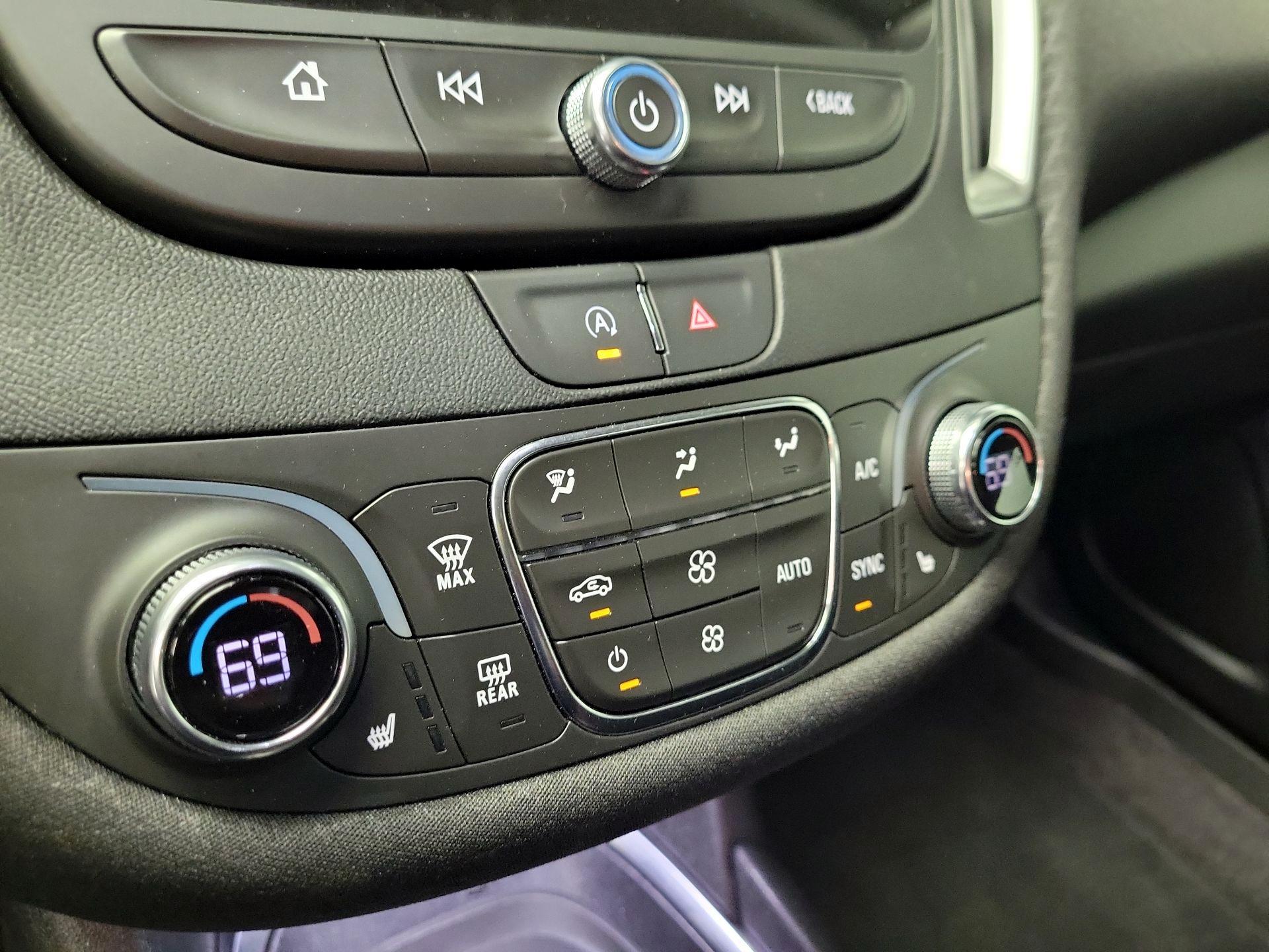 Thumbnail: 2022 Chevrolet Malibu - 16