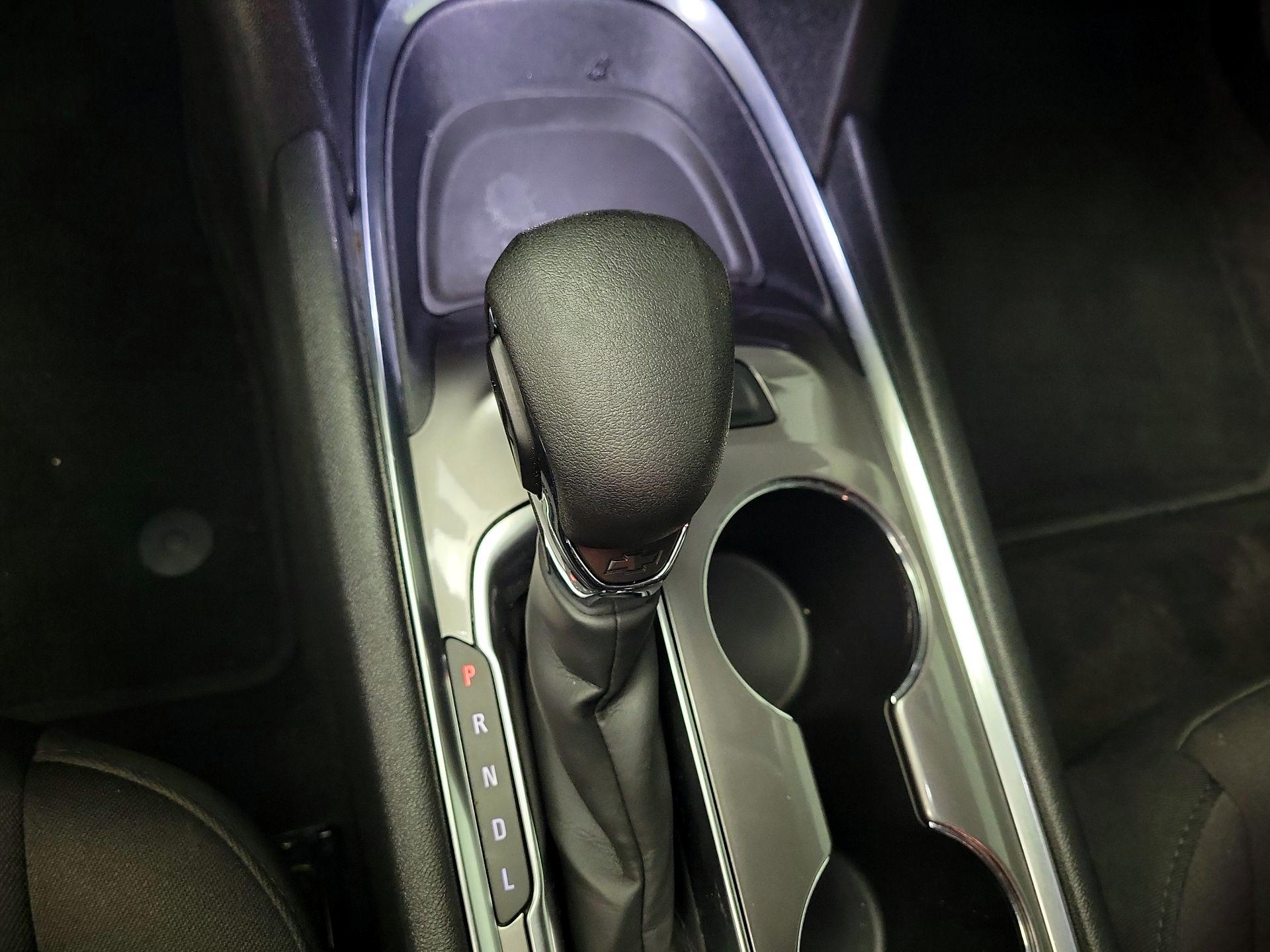 Thumbnail: 2022 Chevrolet Malibu - 17