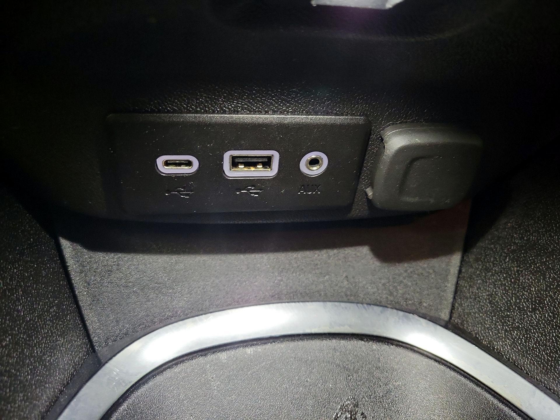 Thumbnail: 2022 Chevrolet Malibu - 18