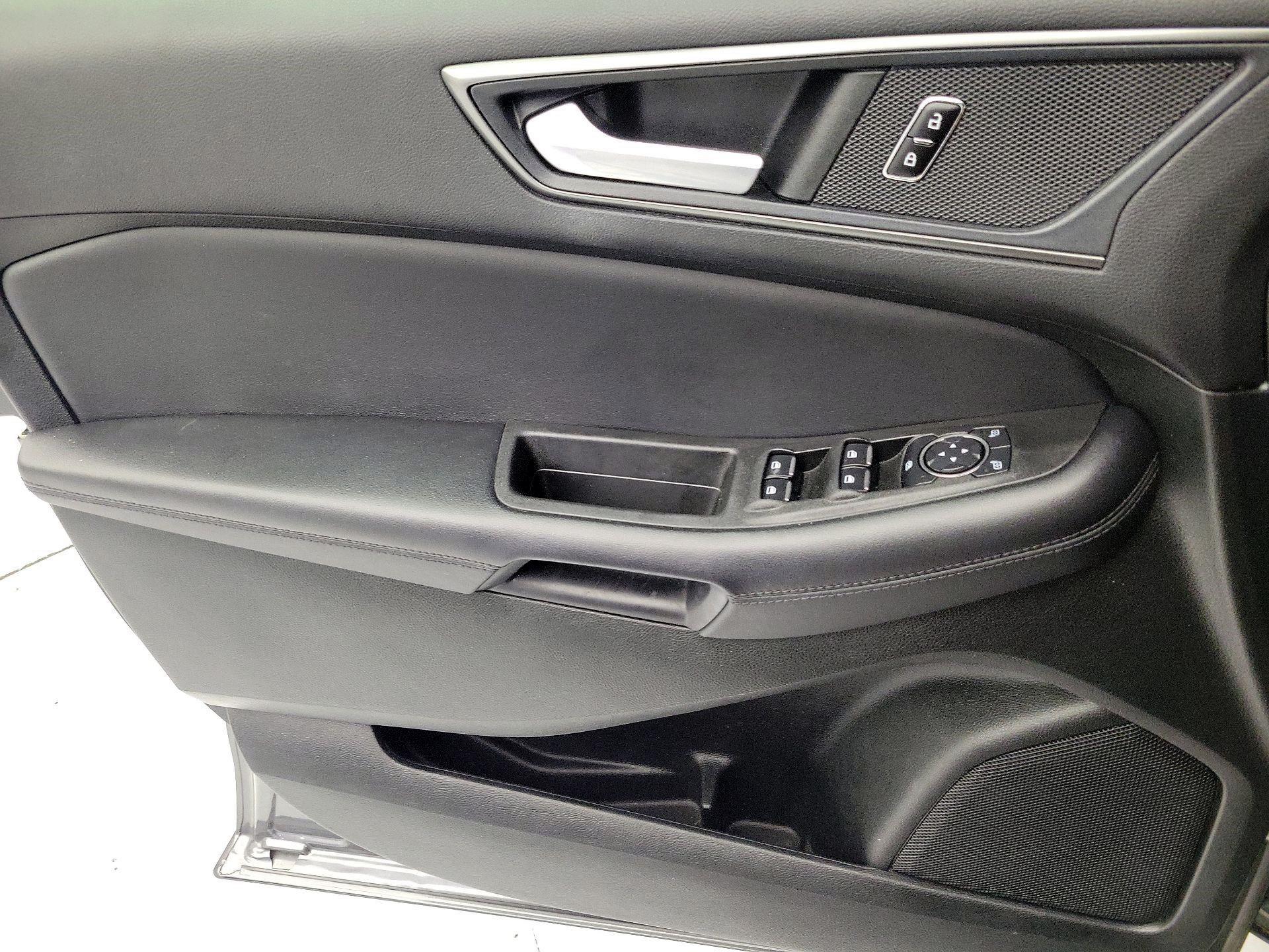 Thumbnail: 2023 Ford Edge - 10