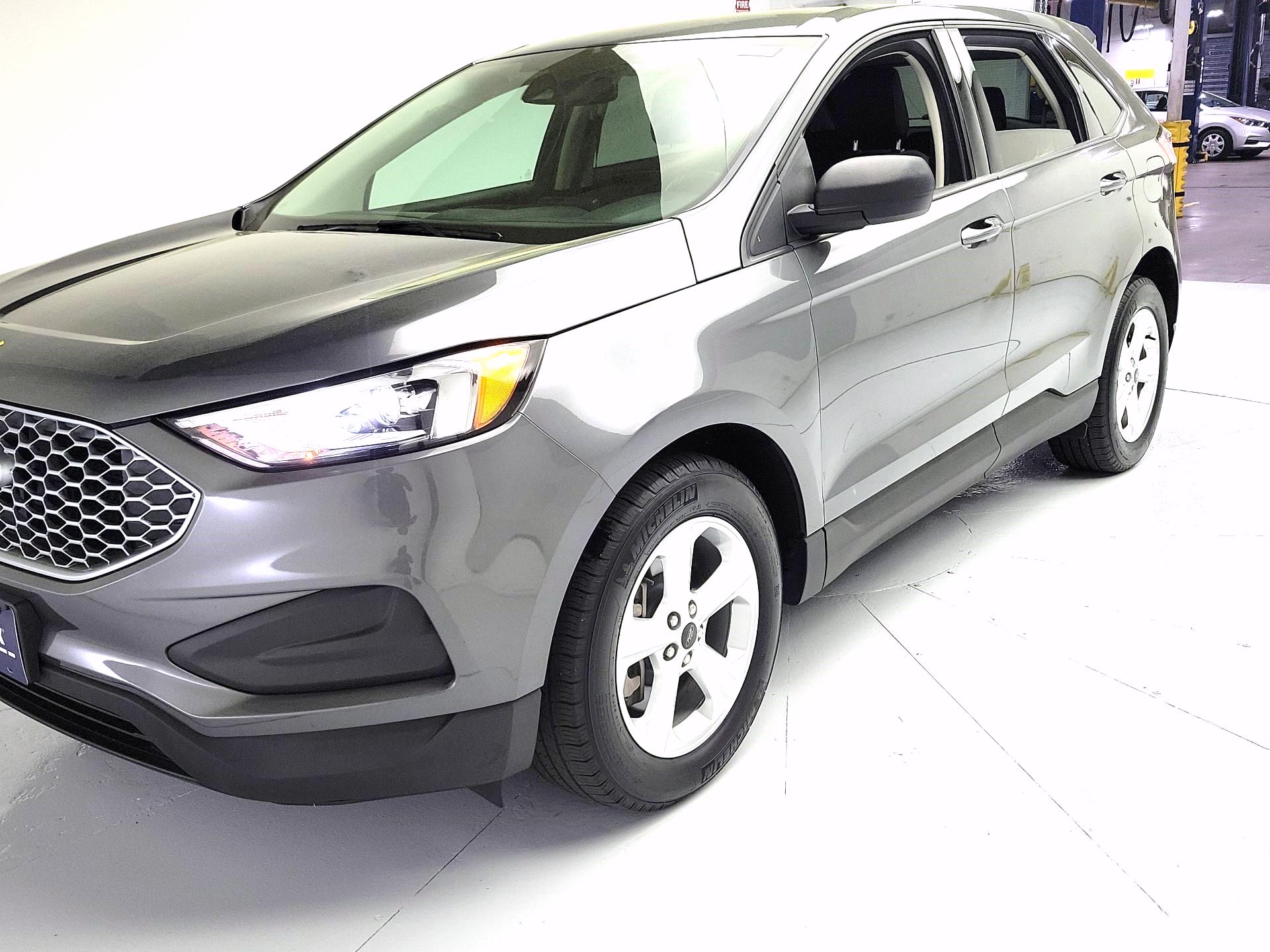 Thumbnail: 2023 Ford Edge - 3