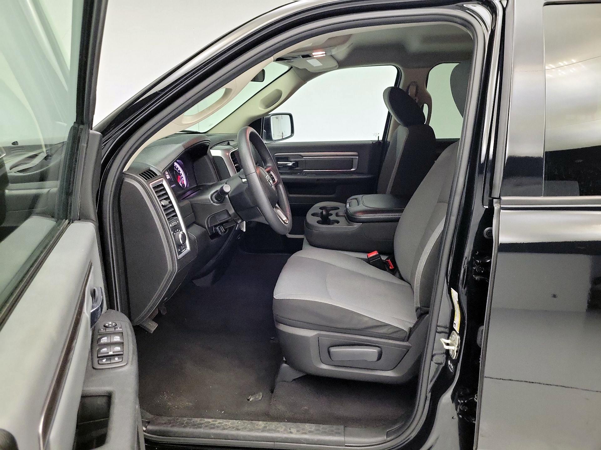 Thumbnail: 2024 RAM 1500 Classic - 11