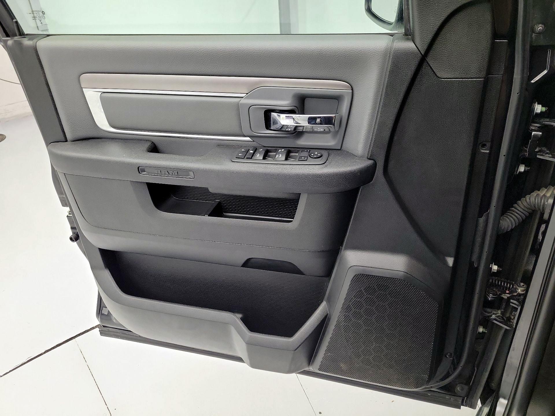 Thumbnail: 2024 RAM 1500 Classic - 12