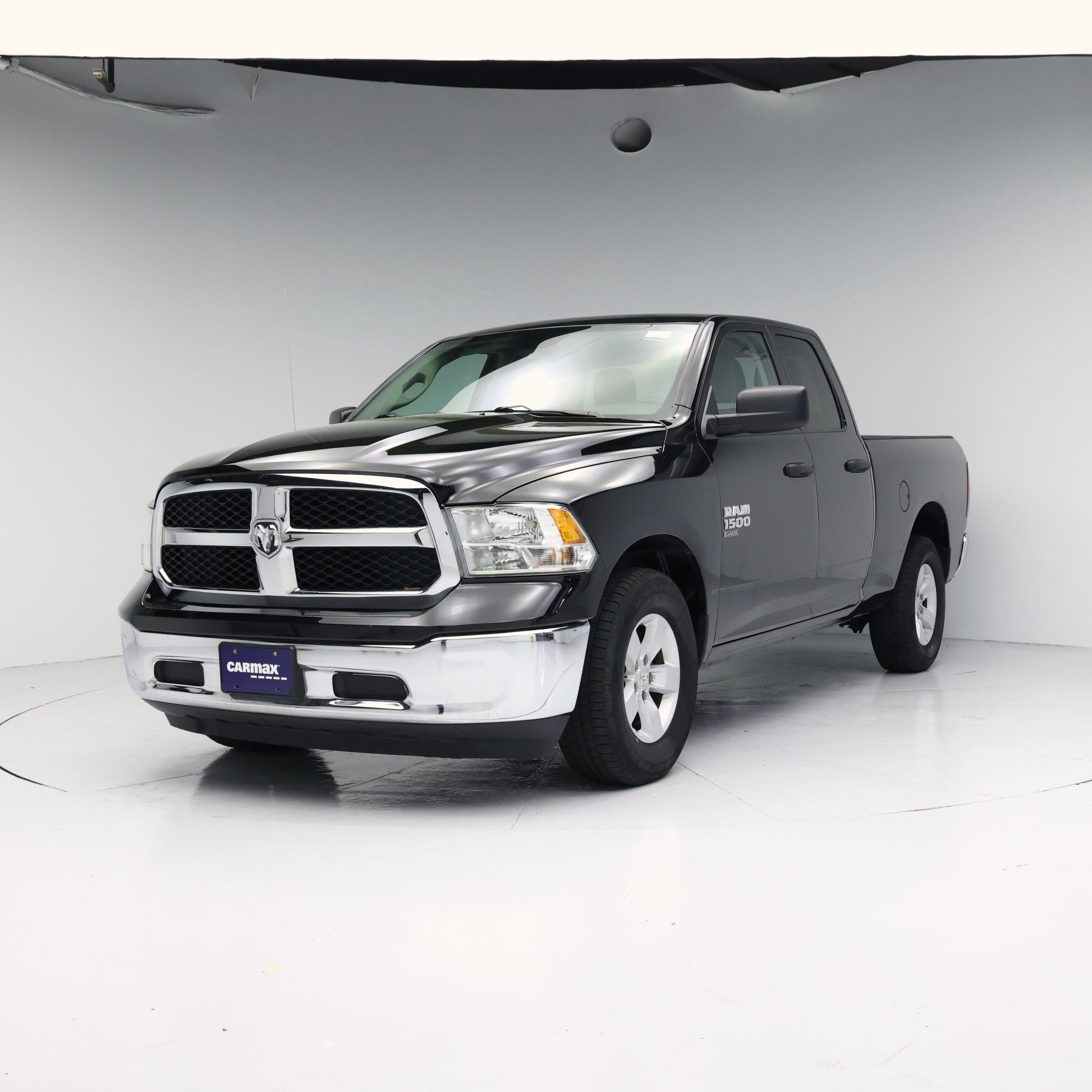 Thumbnail: 2024 RAM 1500 Classic - 4