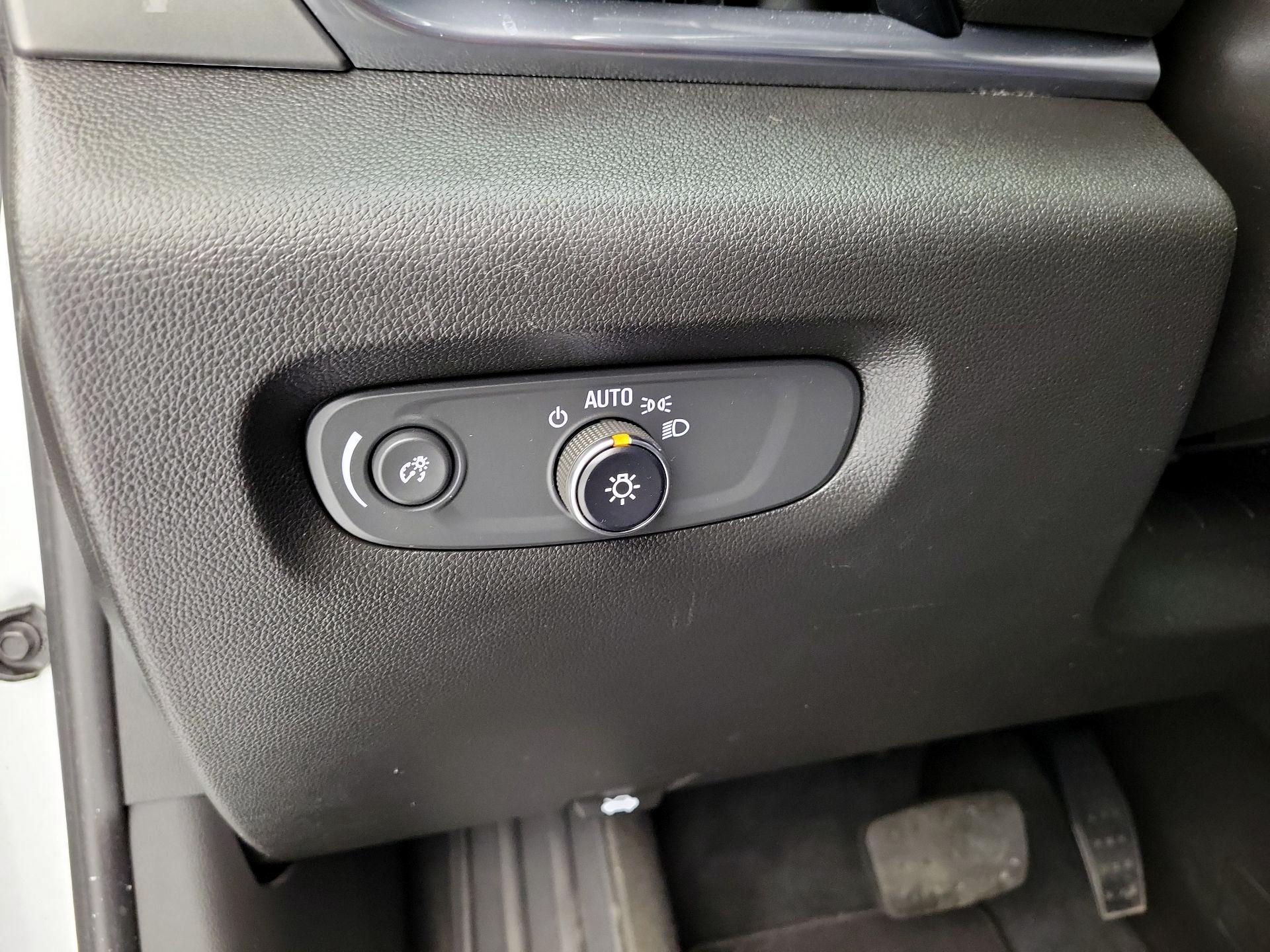 Thumbnail: 2022 Chevrolet Traverse - 13