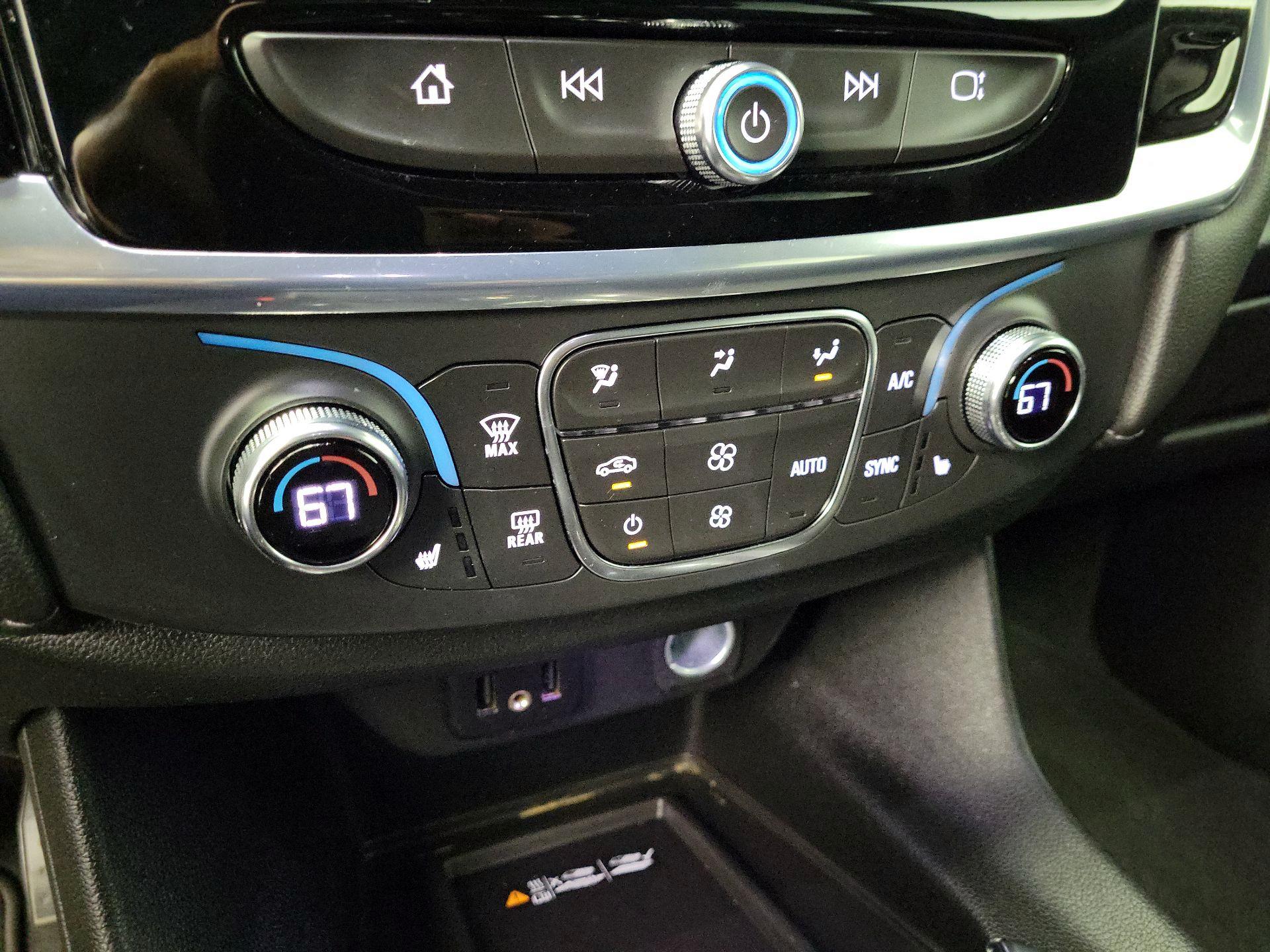 Thumbnail: 2022 Chevrolet Traverse - 17