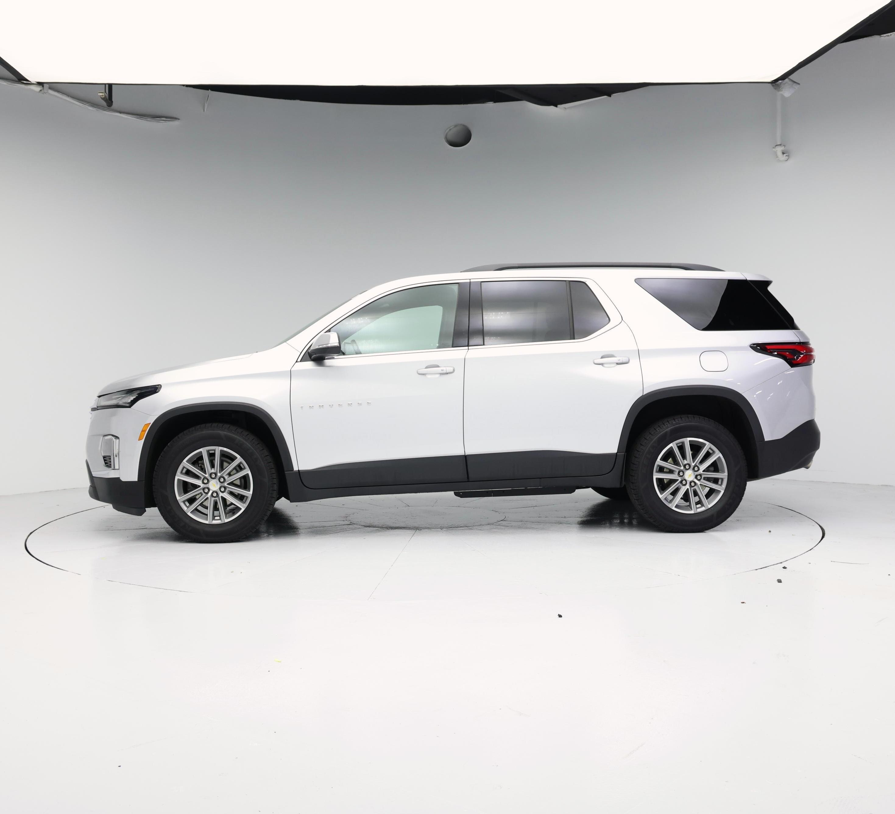 Thumbnail: 2022 Chevrolet Traverse - 3