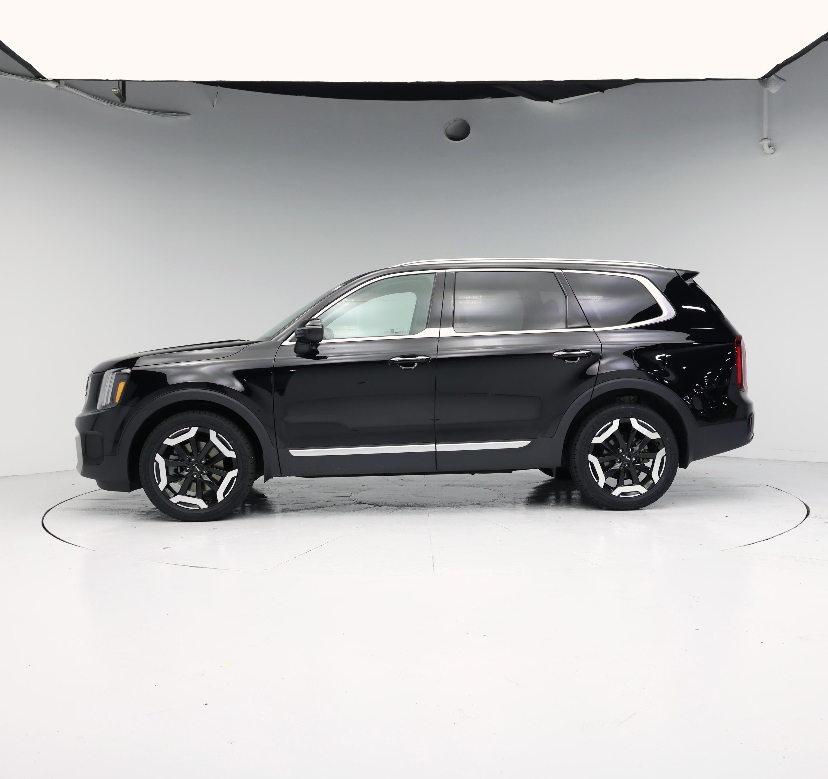 Thumbnail: 2023 Kia Telluride - 3
