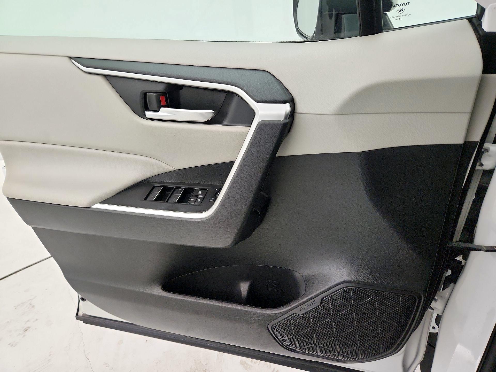 Thumbnail: 2024 Toyota RAV4 - 12