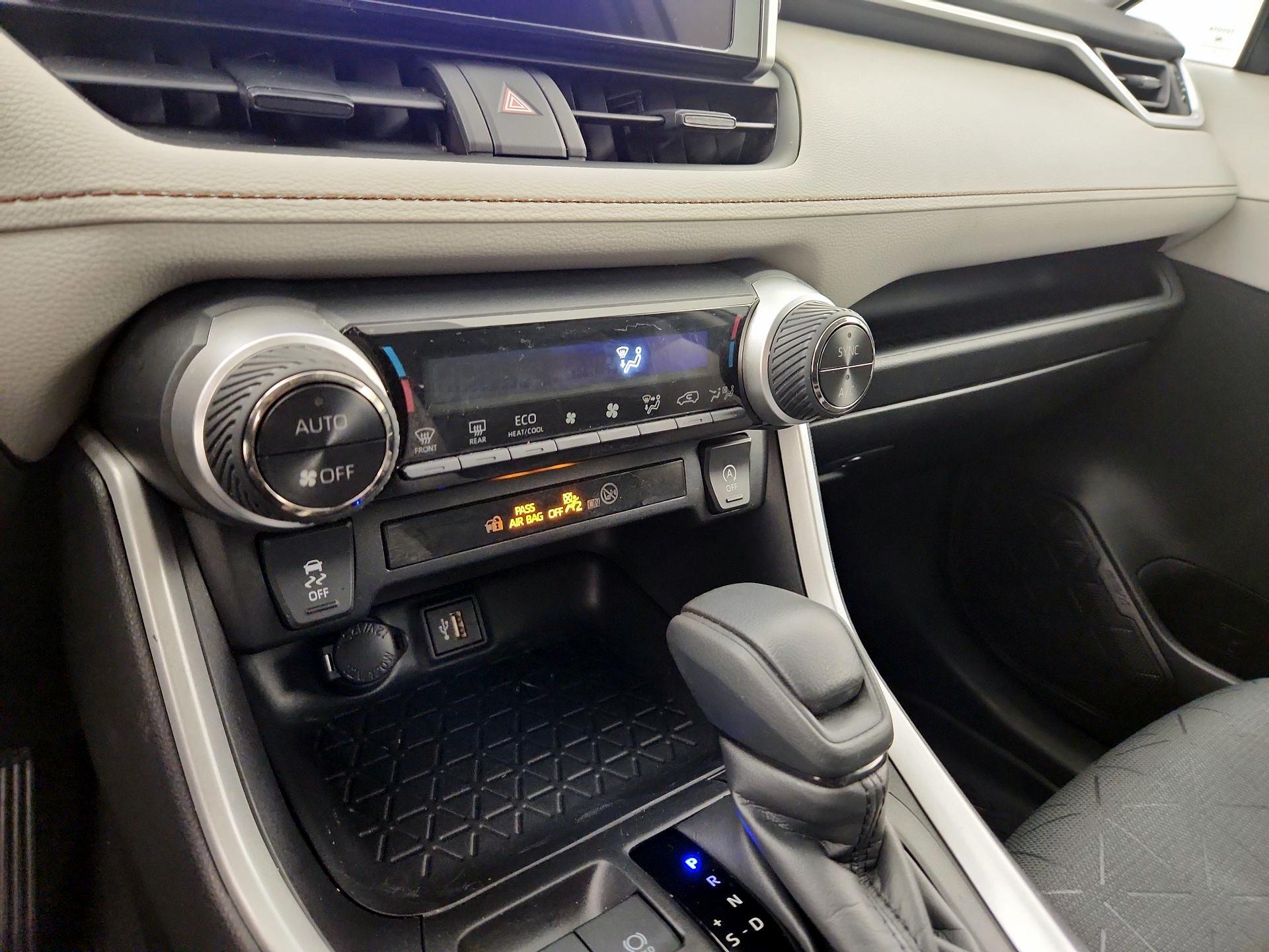 Thumbnail: 2024 Toyota RAV4 - 17