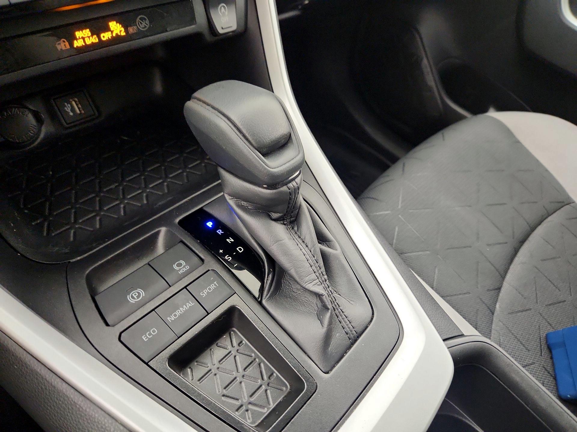 Thumbnail: 2024 Toyota RAV4 - 18