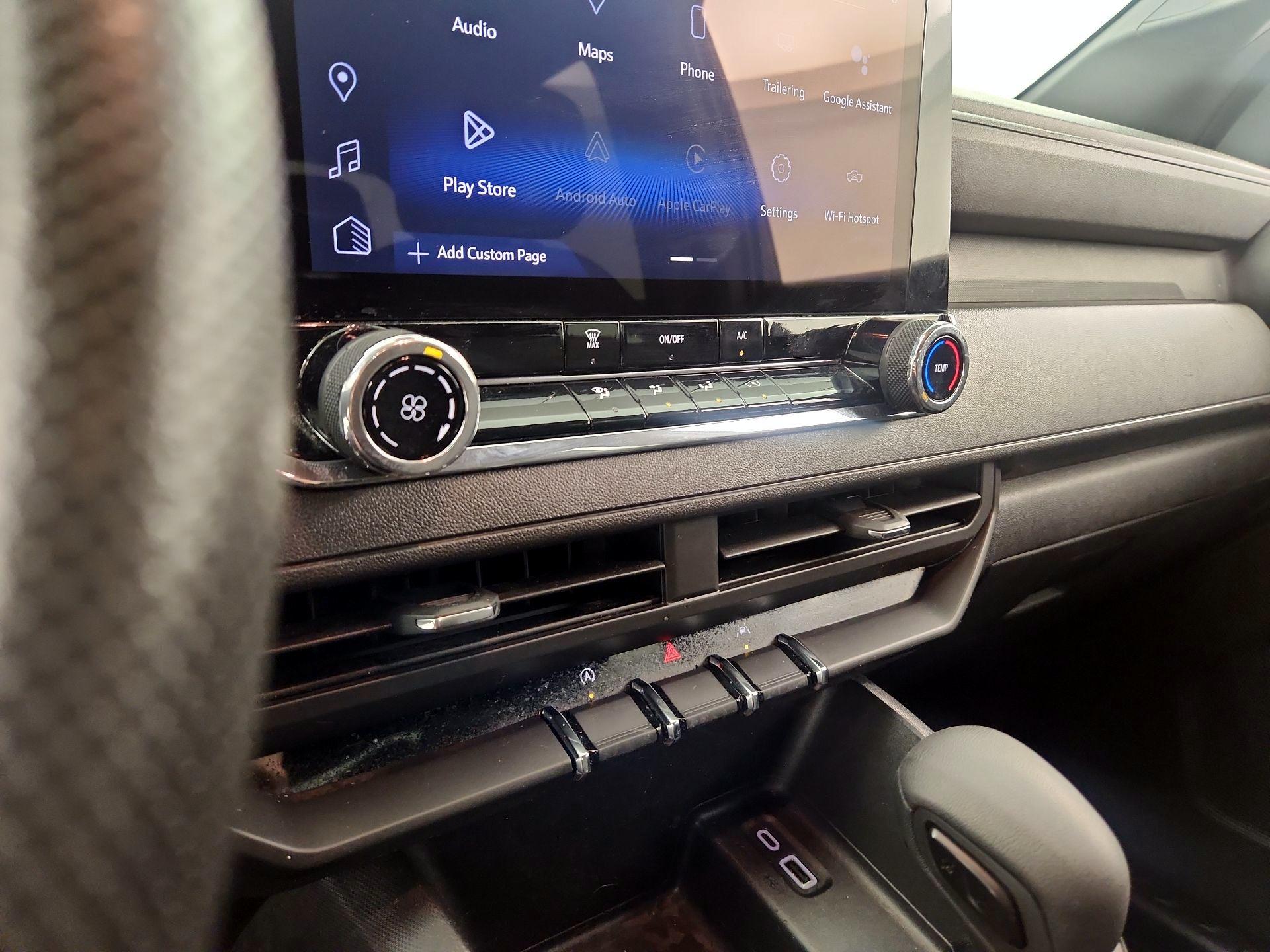 Thumbnail: 2023 Chevrolet Colorado - 17