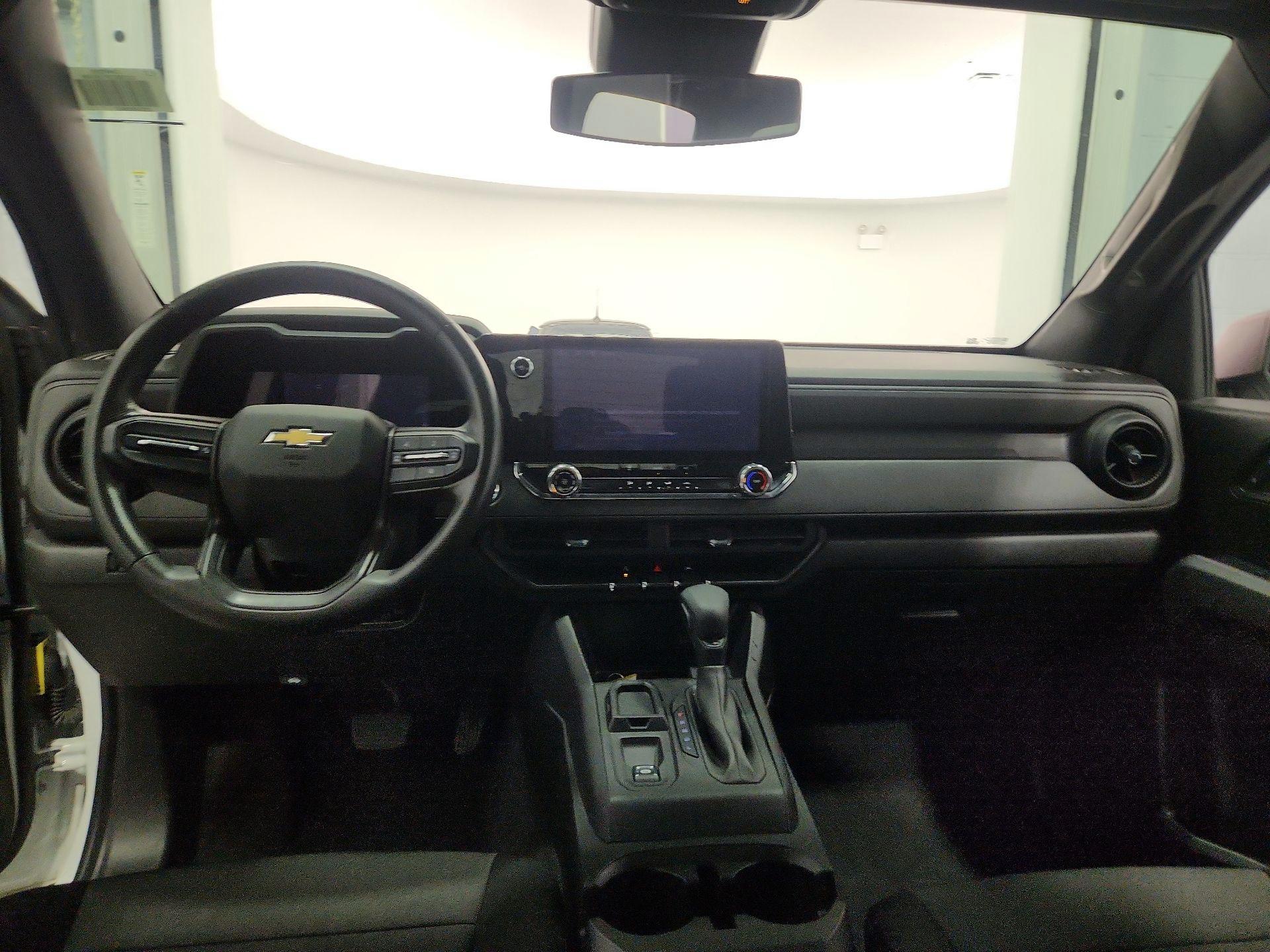 Thumbnail: 2023 Chevrolet Colorado - 9