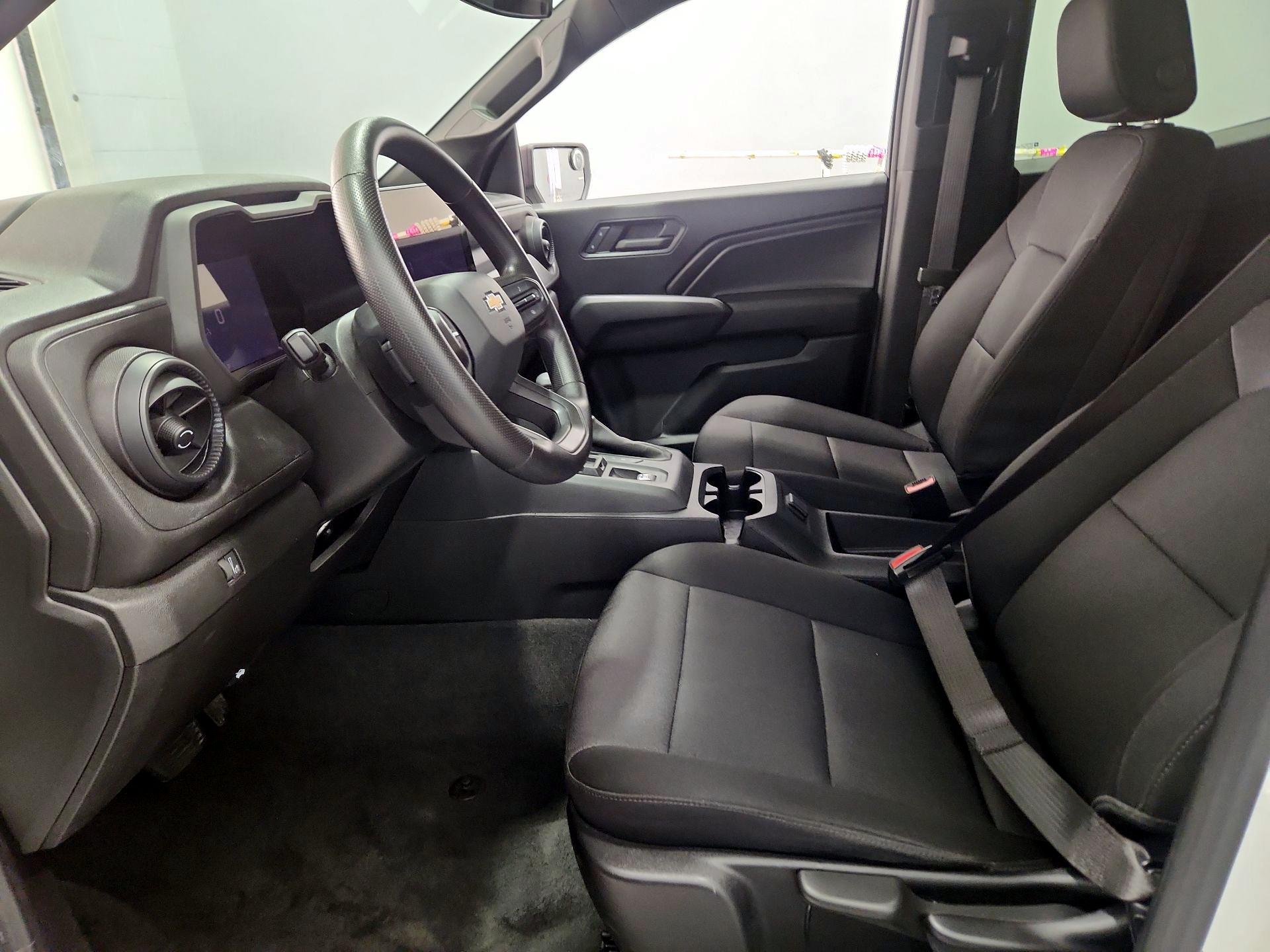 Thumbnail: 2023 Chevrolet Colorado - 11