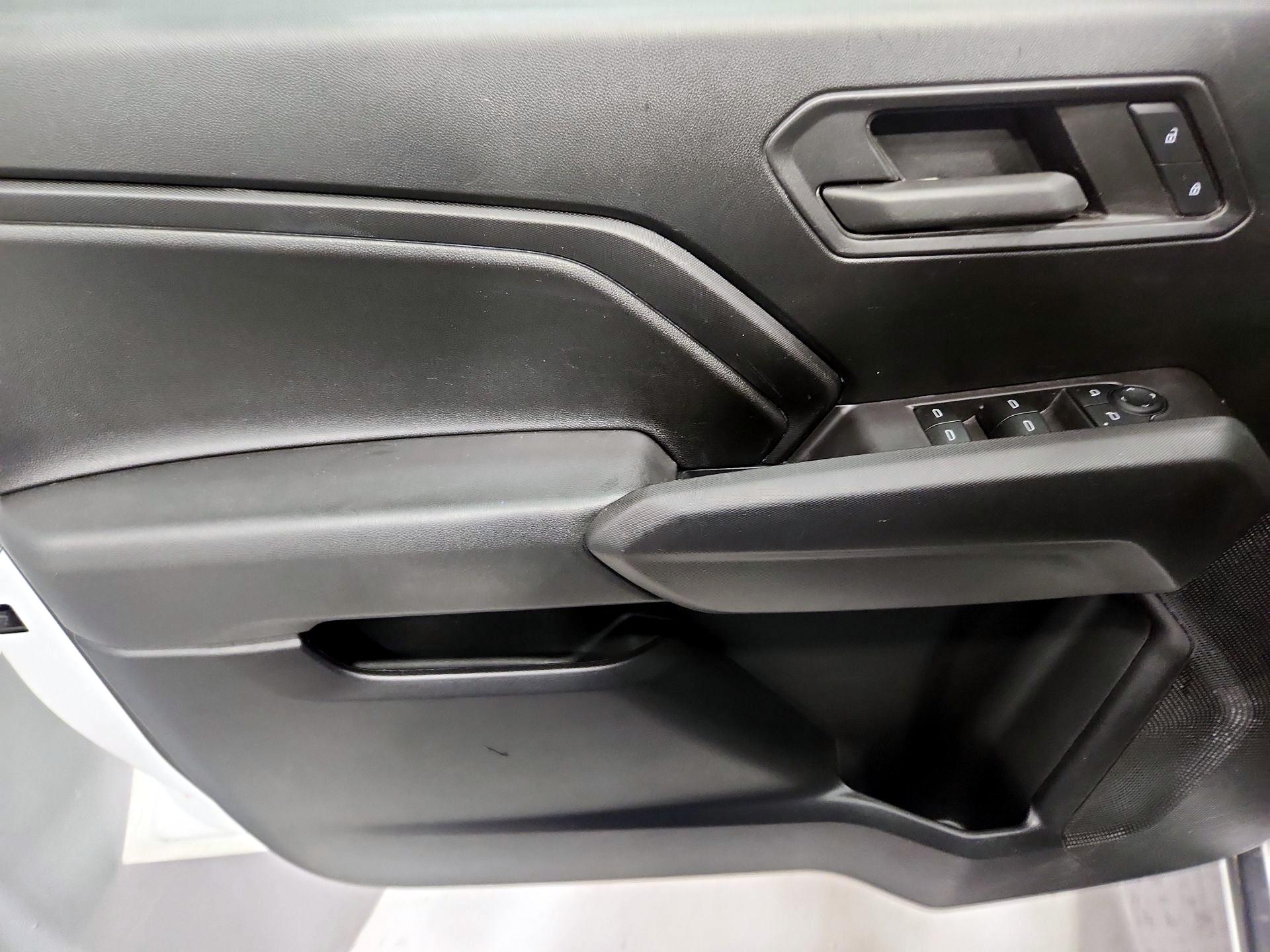 Thumbnail: 2023 Chevrolet Colorado - 12