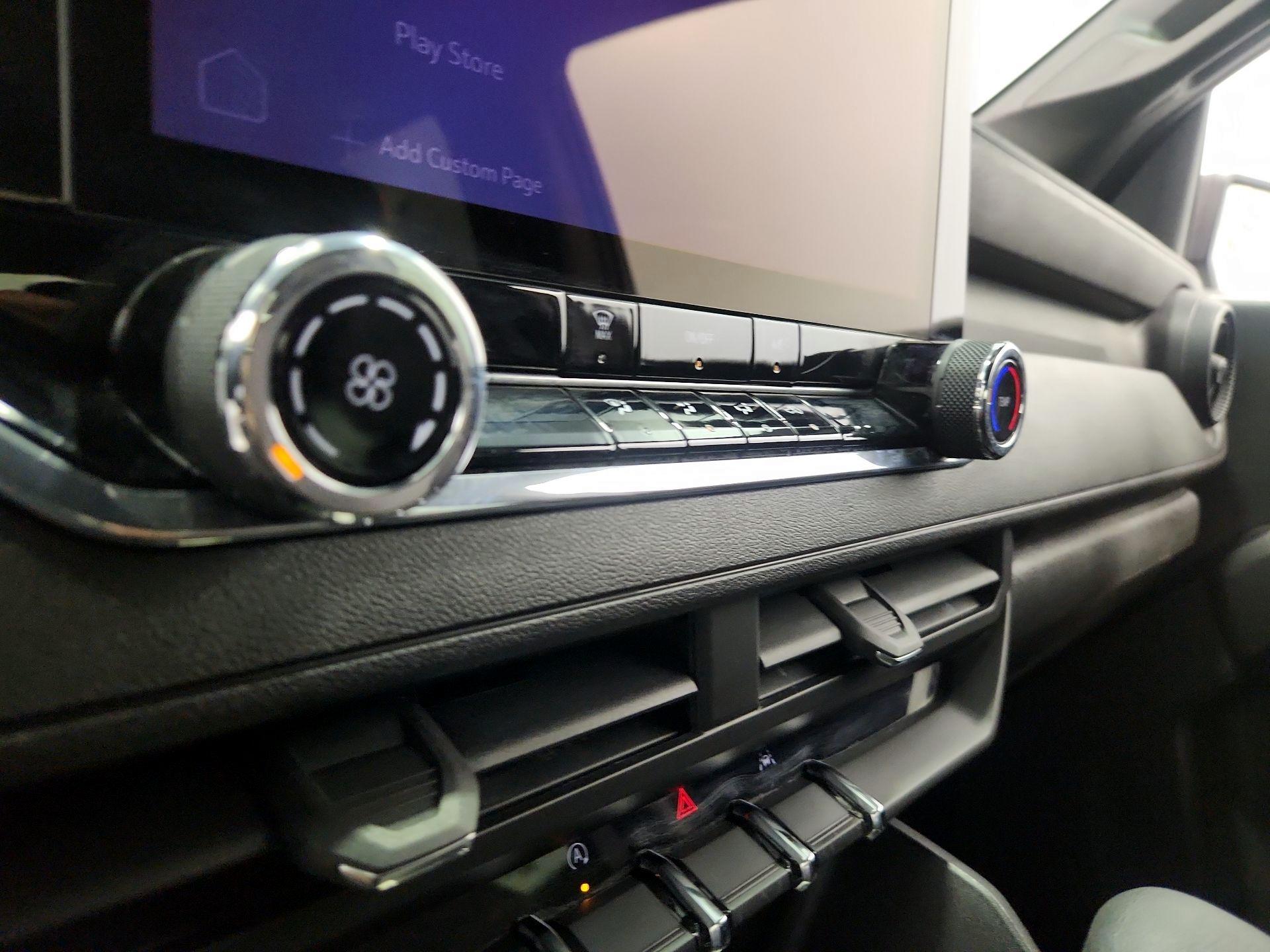 Thumbnail: 2023 Chevrolet Colorado - 16