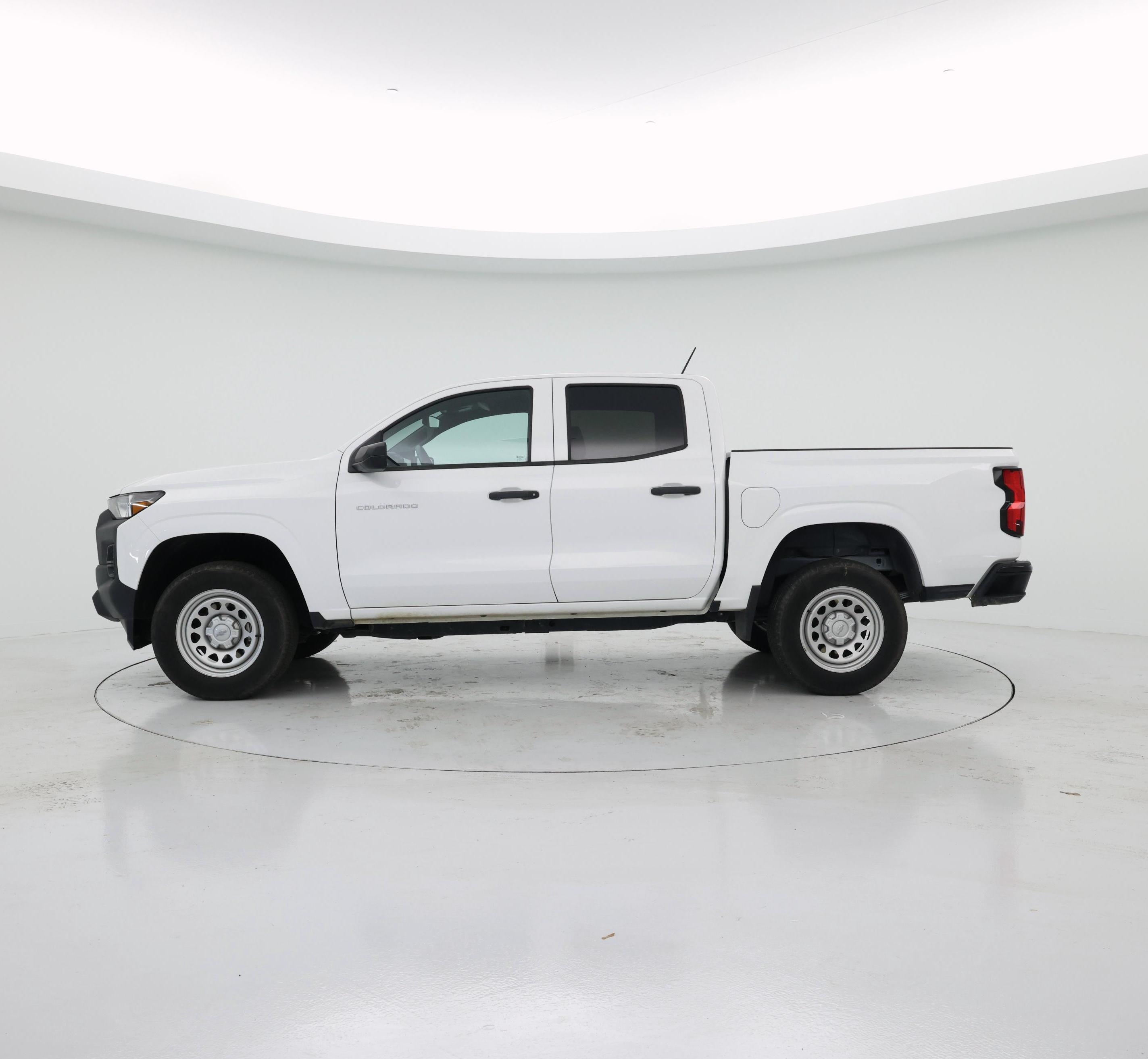 Thumbnail: 2023 Chevrolet Colorado - 3