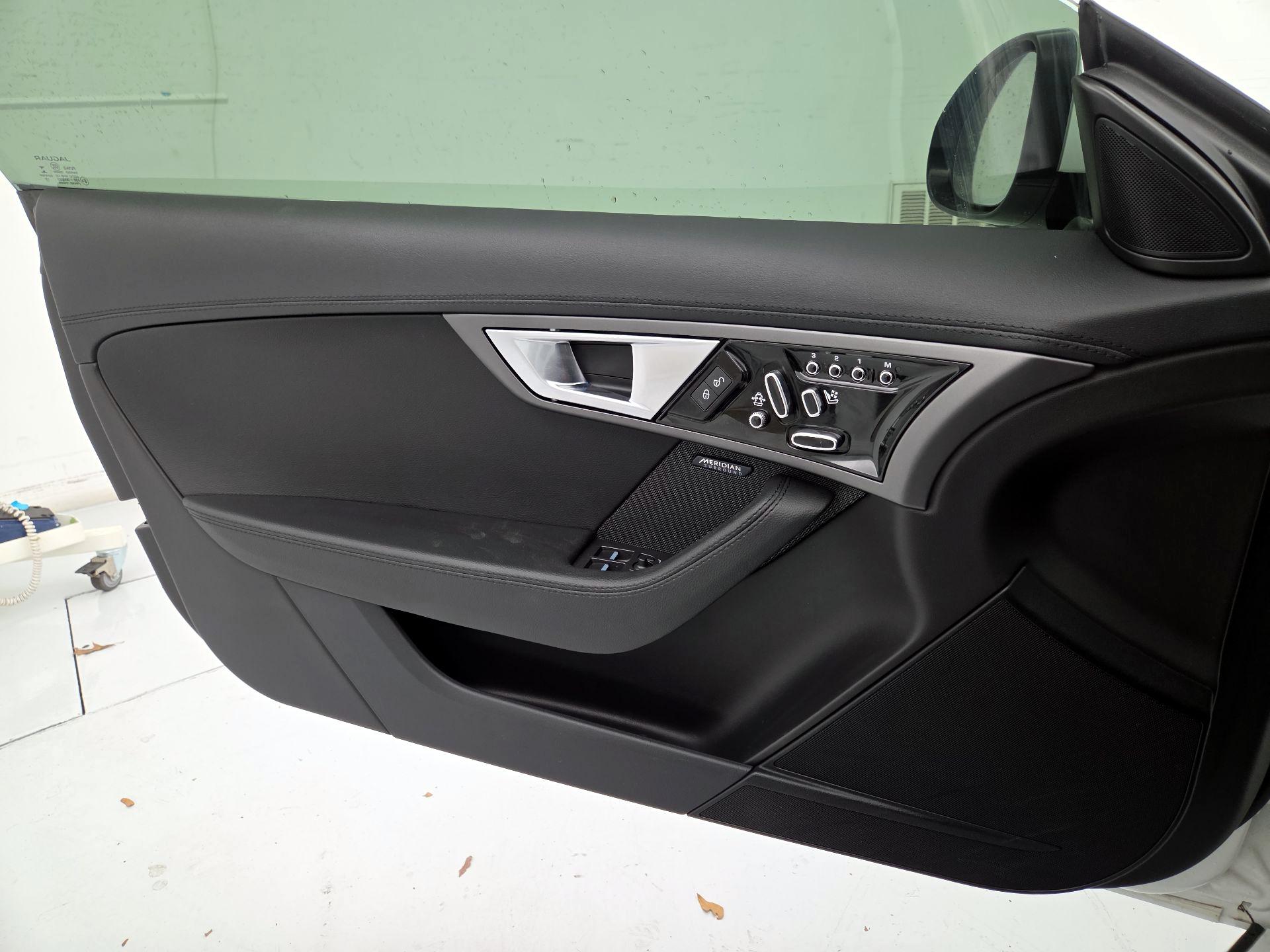 Thumbnail: 2017 Jaguar F-Type - 12