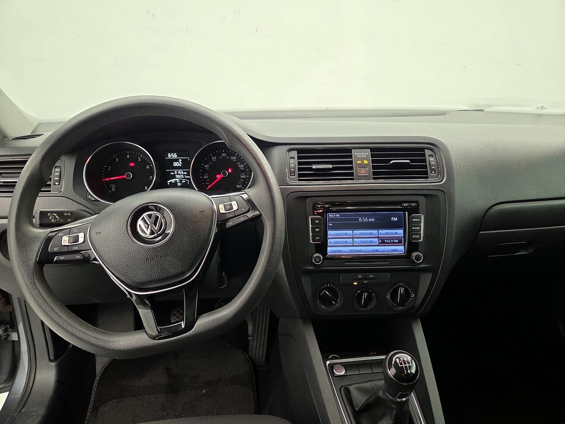 Thumbnail: 2015 Volkswagen Jetta - 9