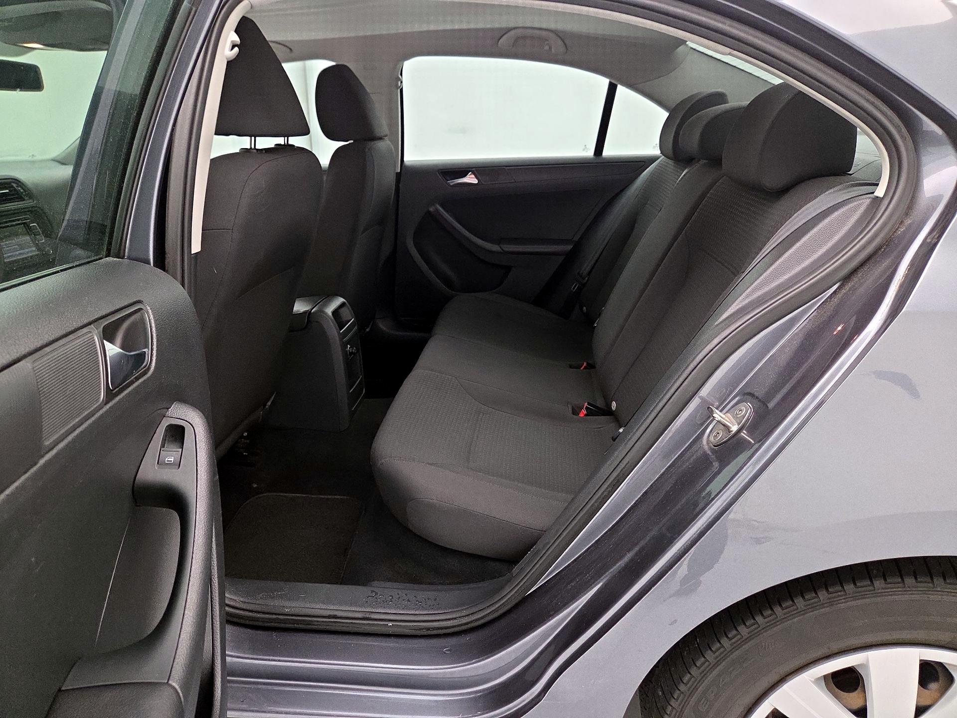 Thumbnail: 2015 Volkswagen Jetta - 19