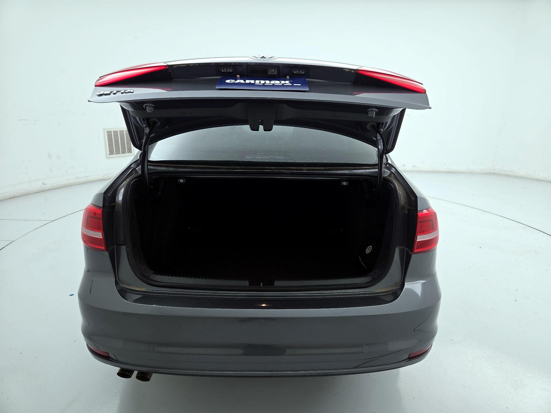 Thumbnail: 2015 Volkswagen Jetta - 20