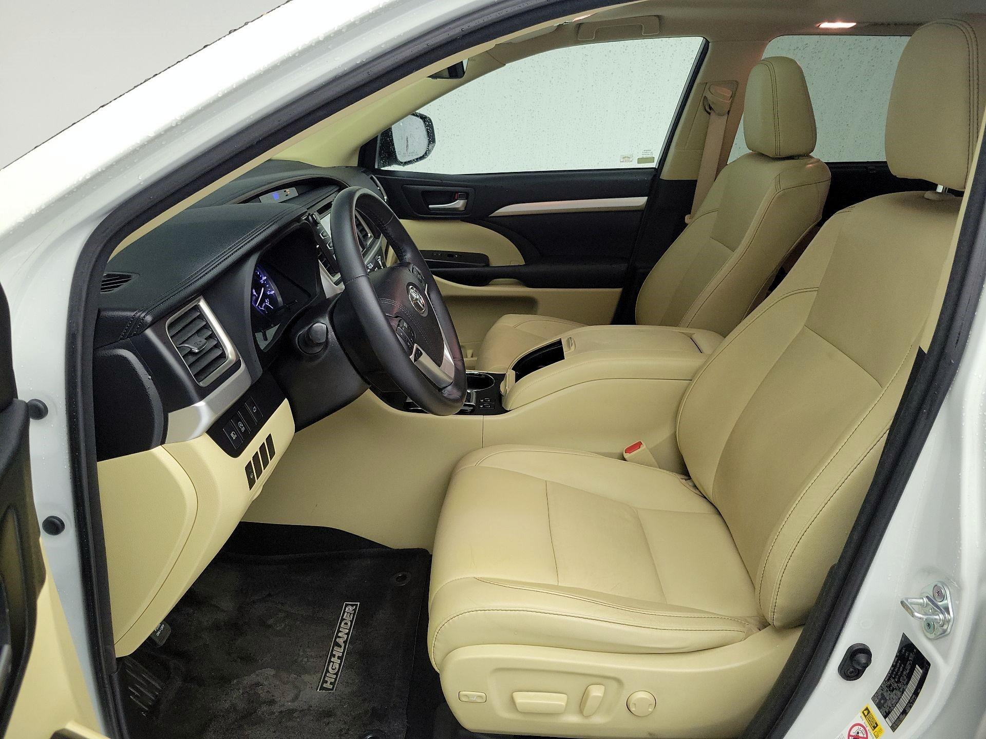 Thumbnail: 2017 Toyota Highlander - 9