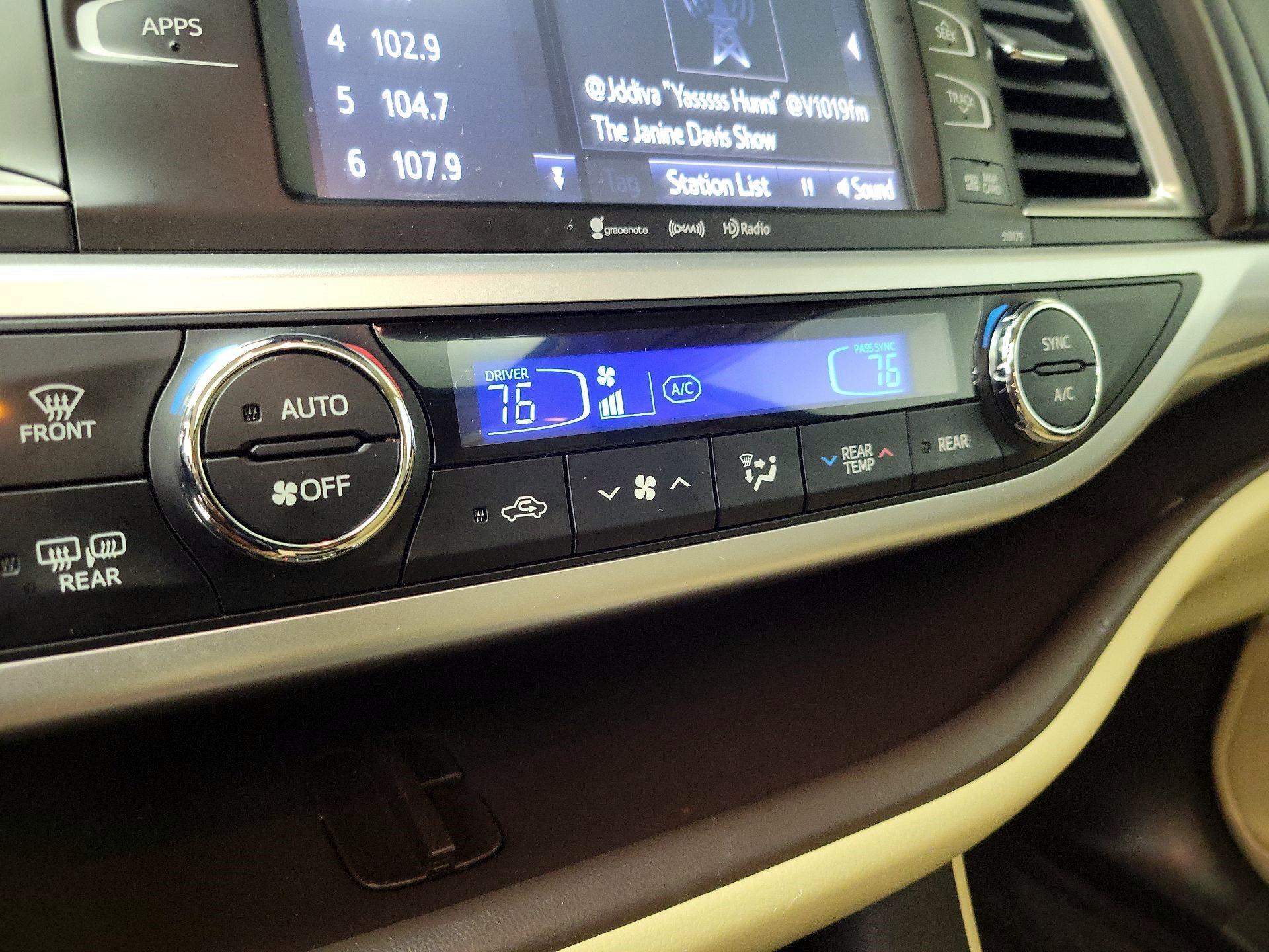 Thumbnail: 2017 Toyota Highlander - 14