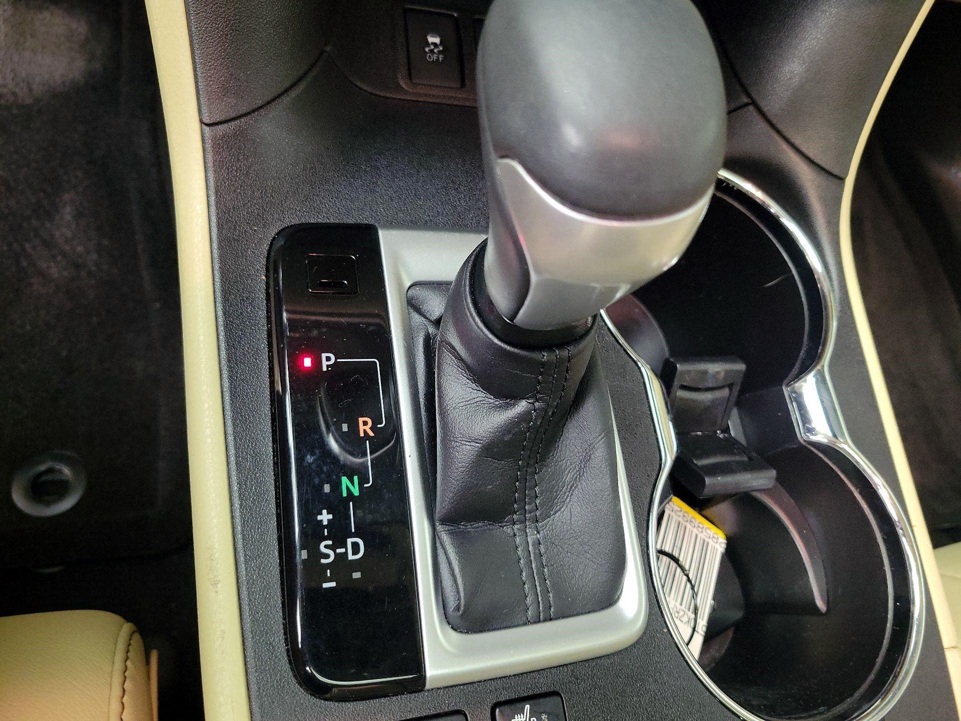 Thumbnail: 2017 Toyota Highlander - 15