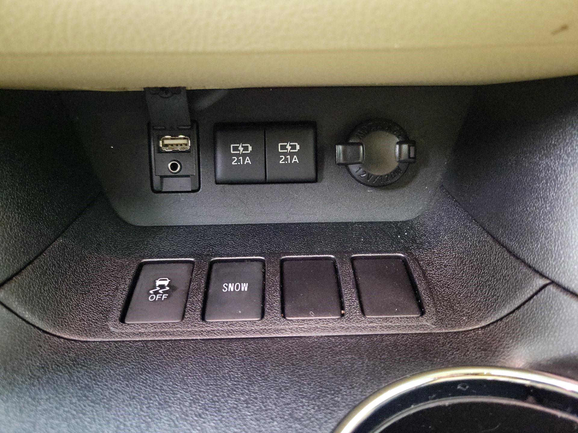 Thumbnail: 2017 Toyota Highlander - 16